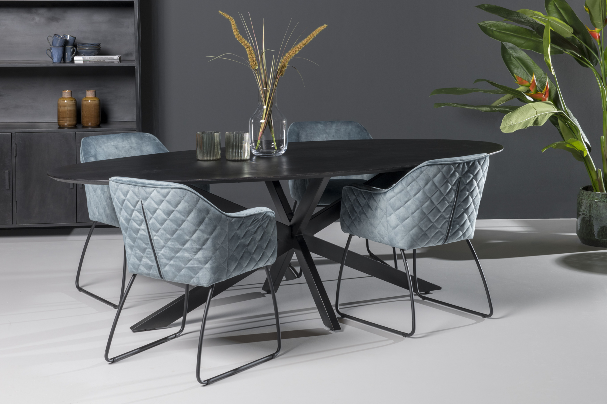 Ovale eettafel Ossy 160 cm kruispoot