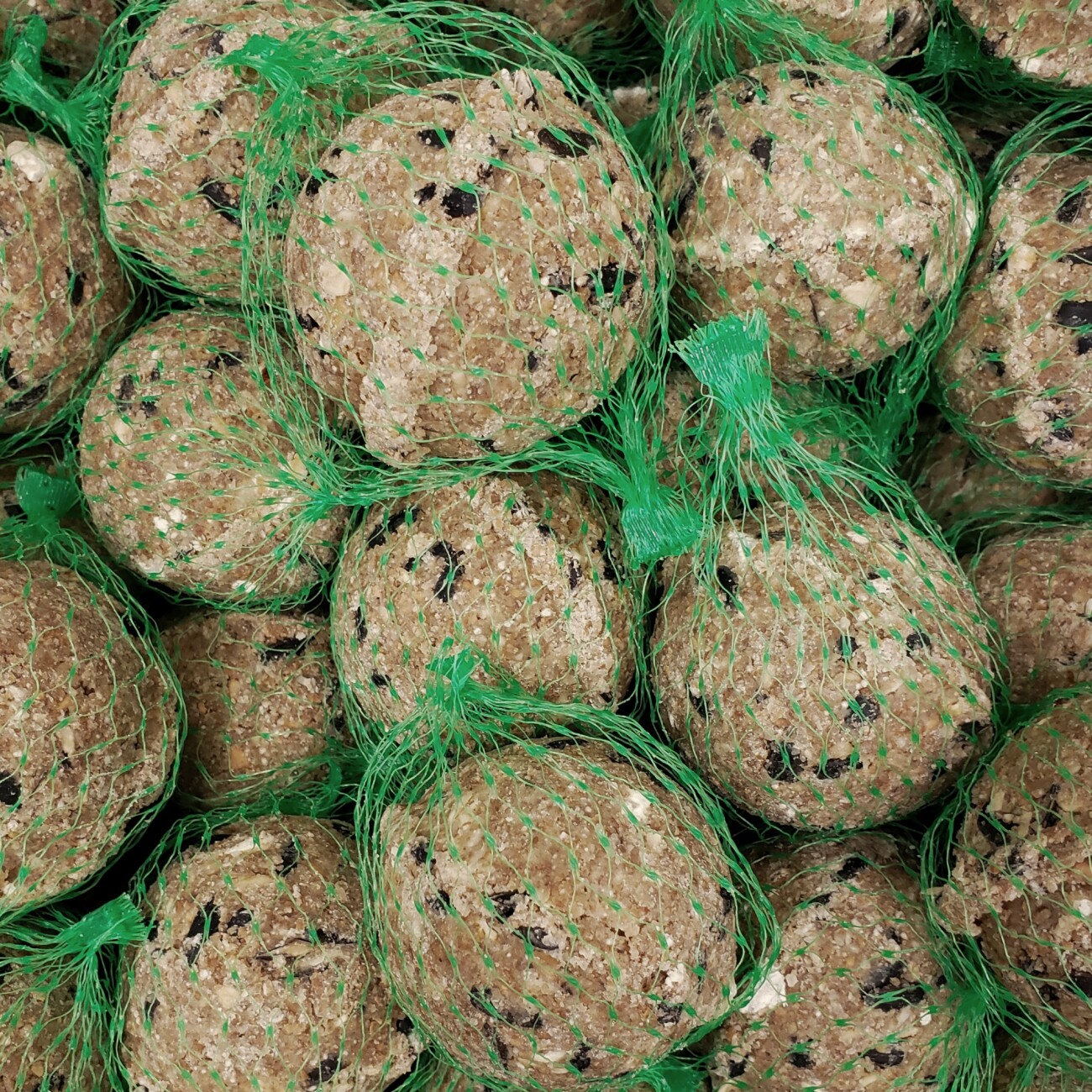 Orni Meisenknödel 100 Stück mit Netz und Sonnenblumenkernen | Leckere Meisenknödel für heimische Wildvögel