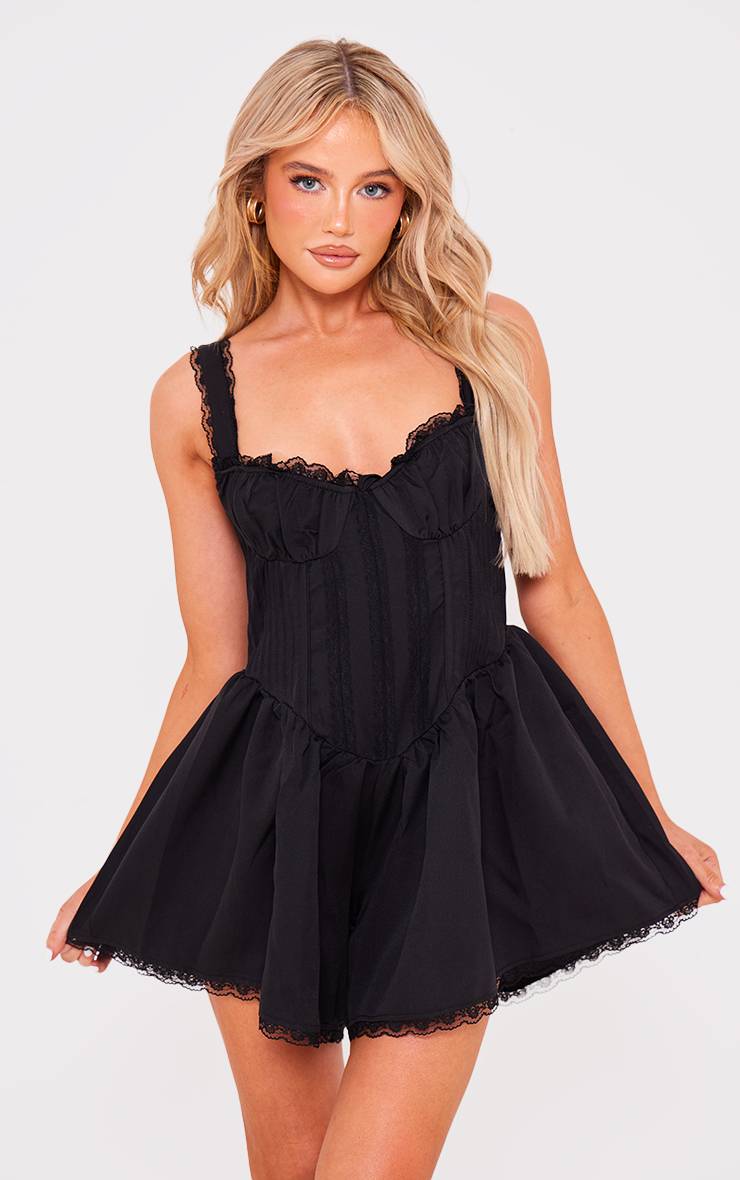 Noir Combi-short À Bretelles En Tissu Tissé Avec Détails En Dentelle