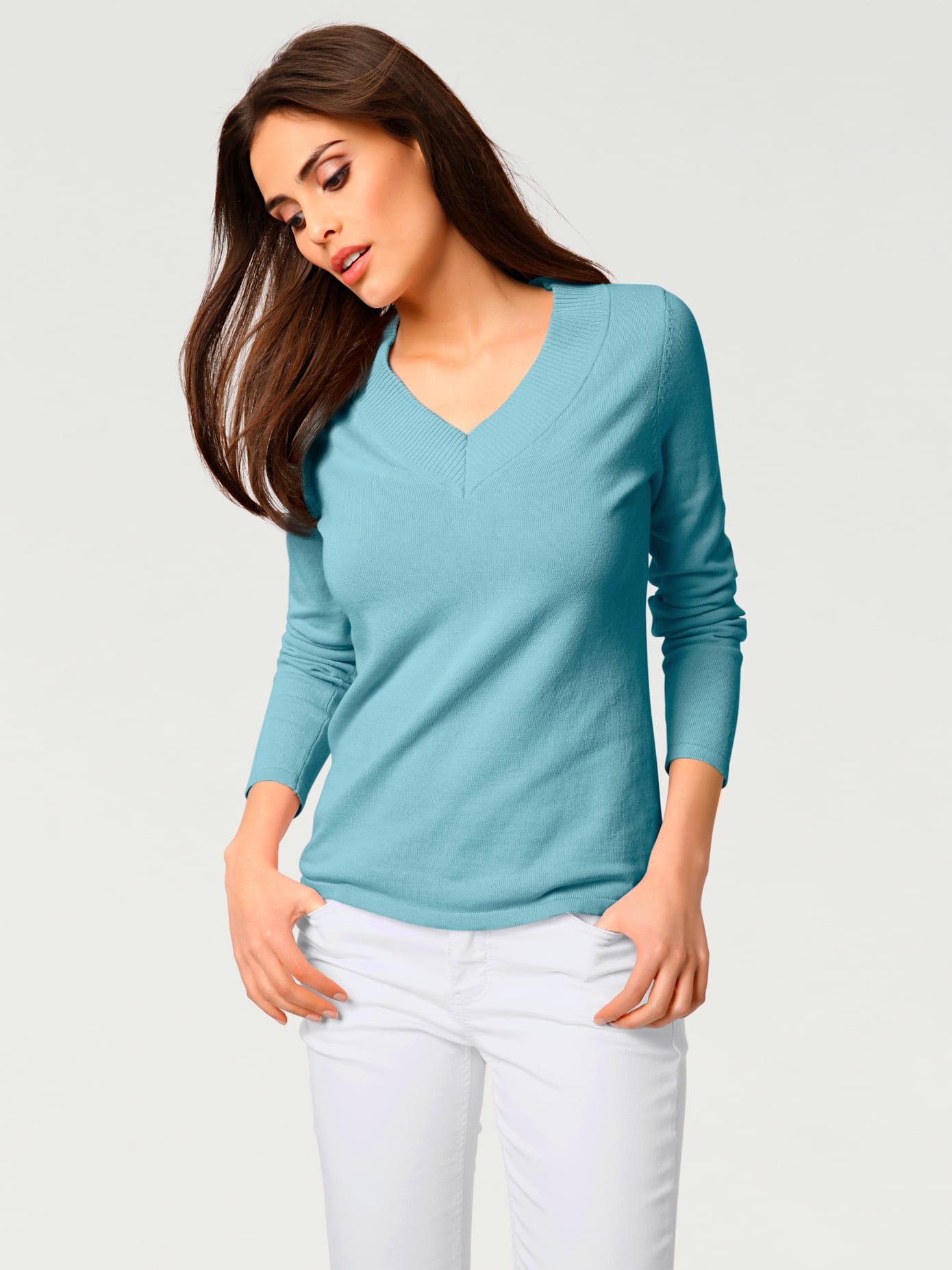 Joli pull basique à encolure en v