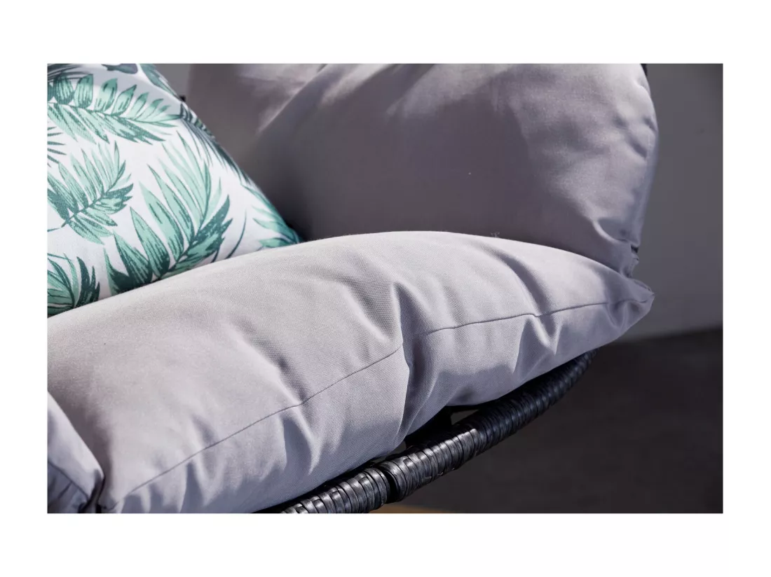 Fauteuil suspendu gris en résine effet rotin LIMA