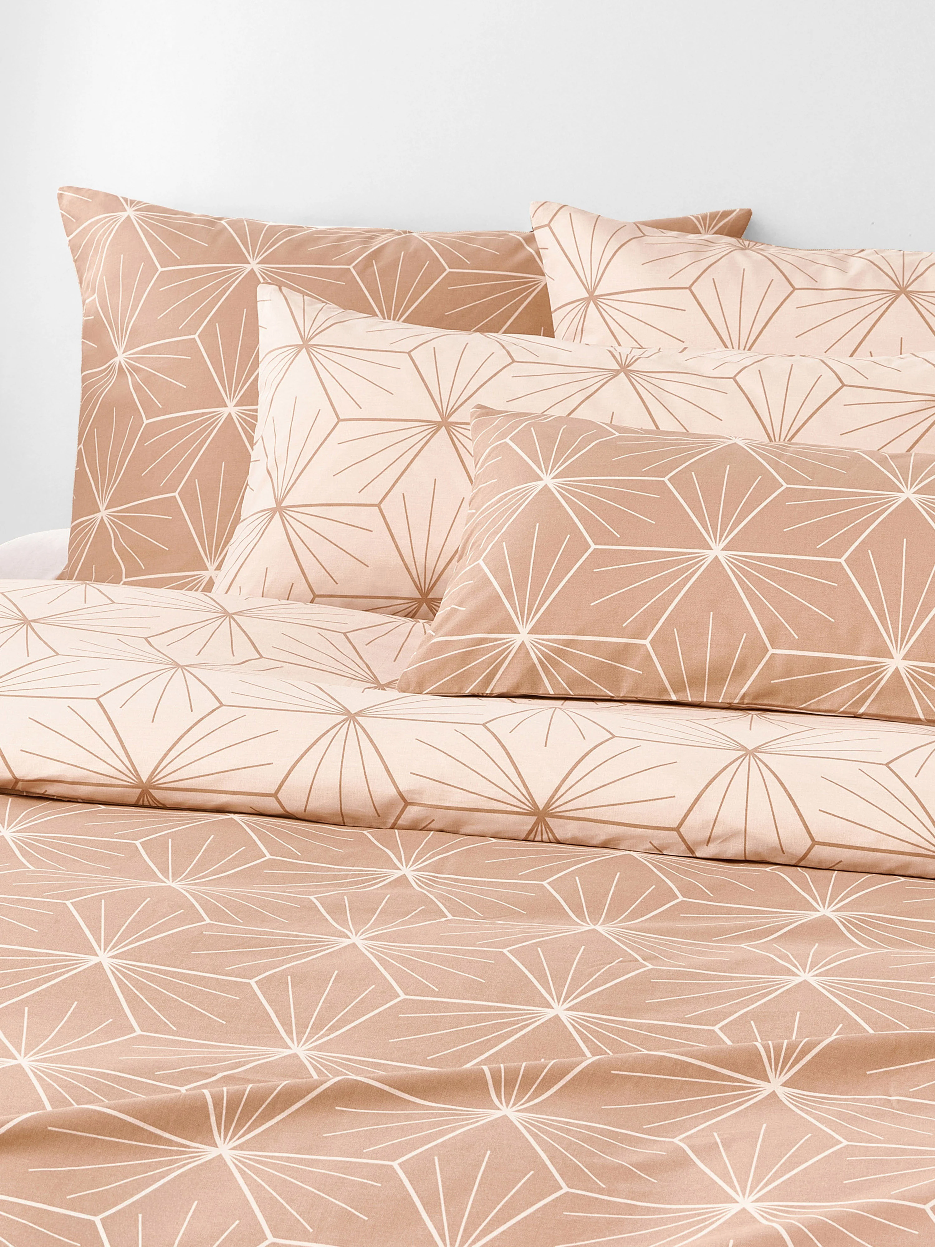 Dubbelzijdige kussenhoes Ilda met geometrische print