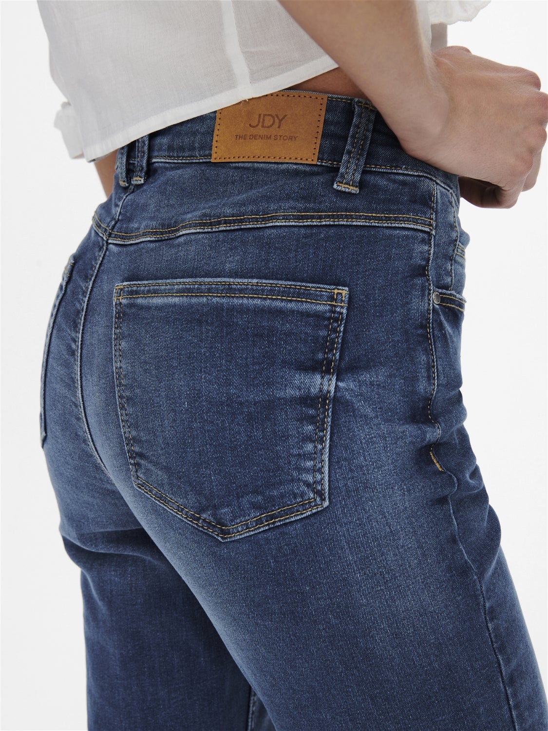 JDYNEWFLORA Hohe Taille Ausgestellt Jeans Medium Blue Denim