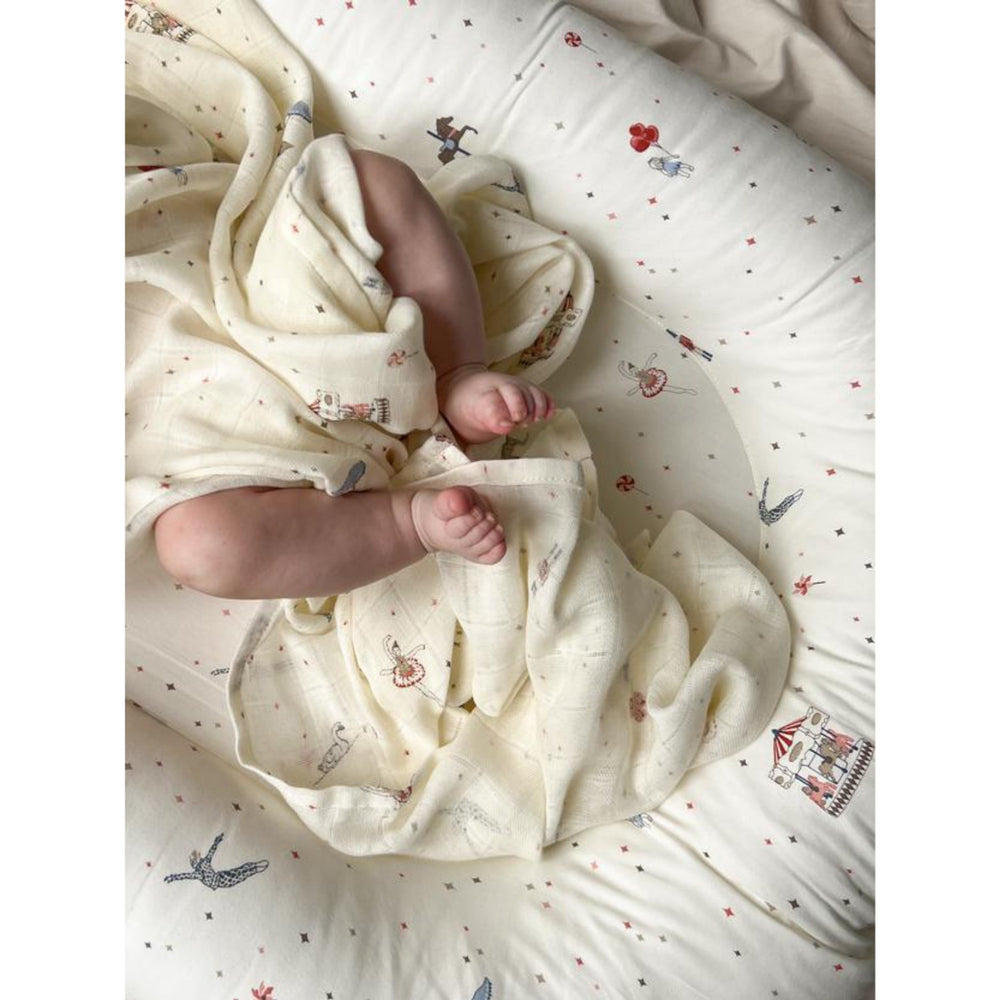 Køb Cam Cam Copenhagen Carousel Babynest