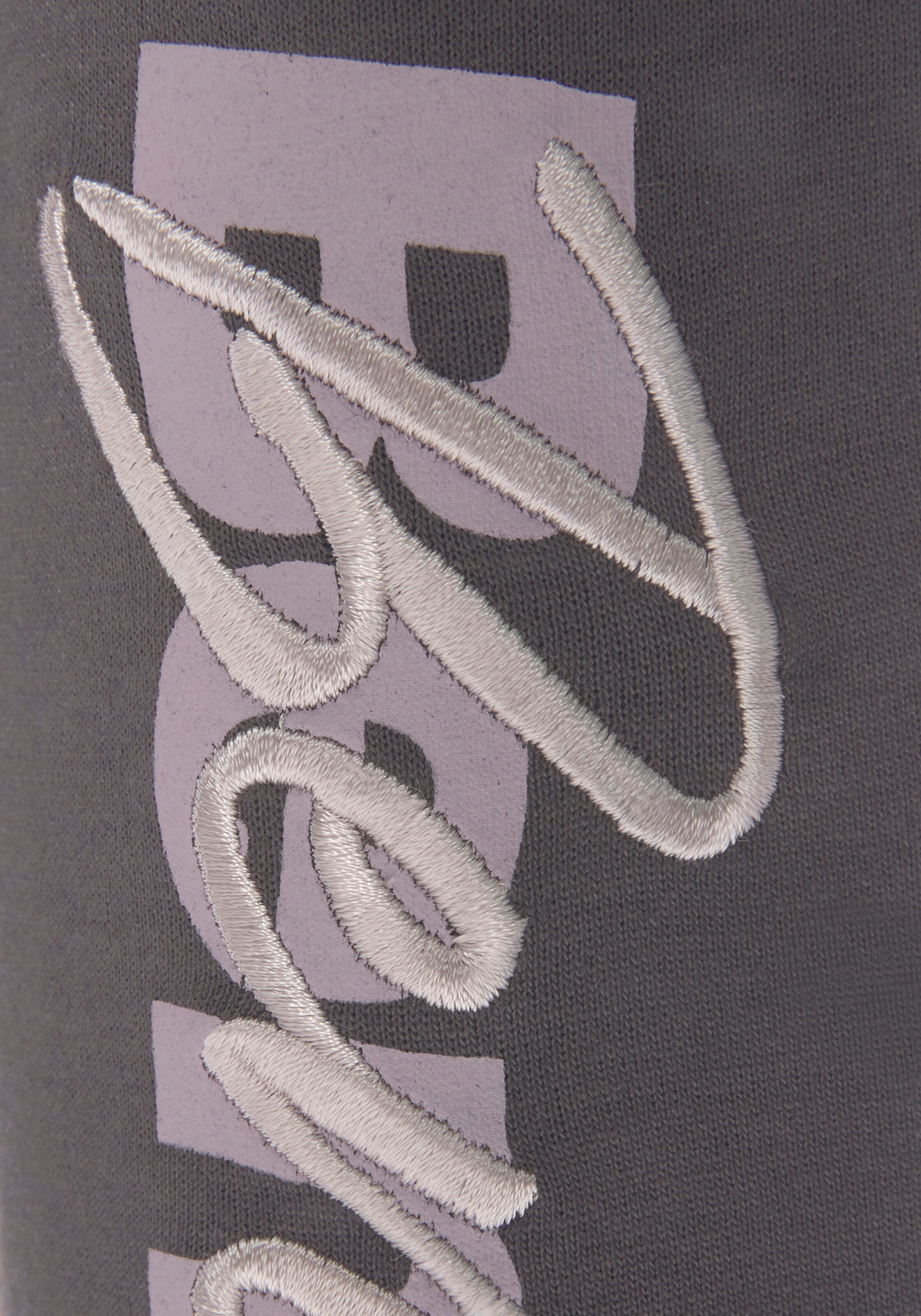 Sweatpants in stone