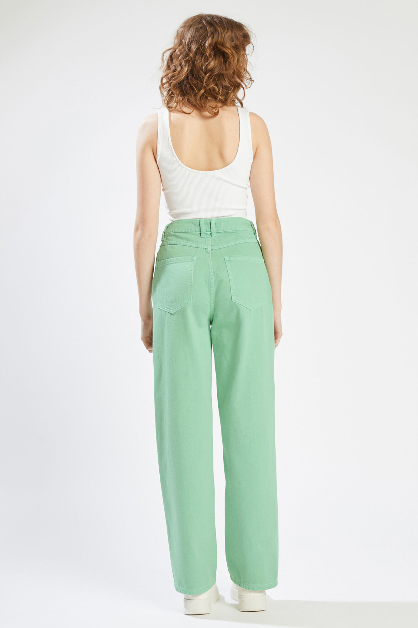Calça jeans reta de cintura alta