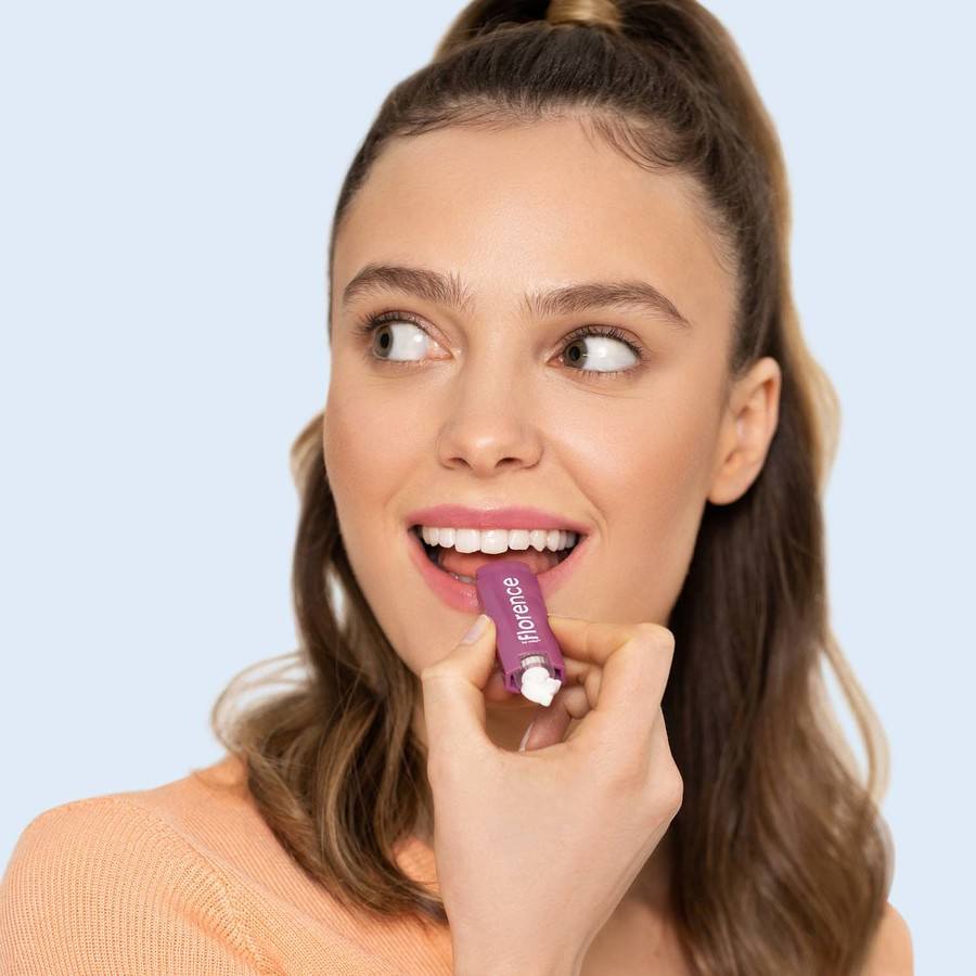 Florence By Mills Oh Whale! Tinted Lip Balm Plum And Açai Berry 4,5g