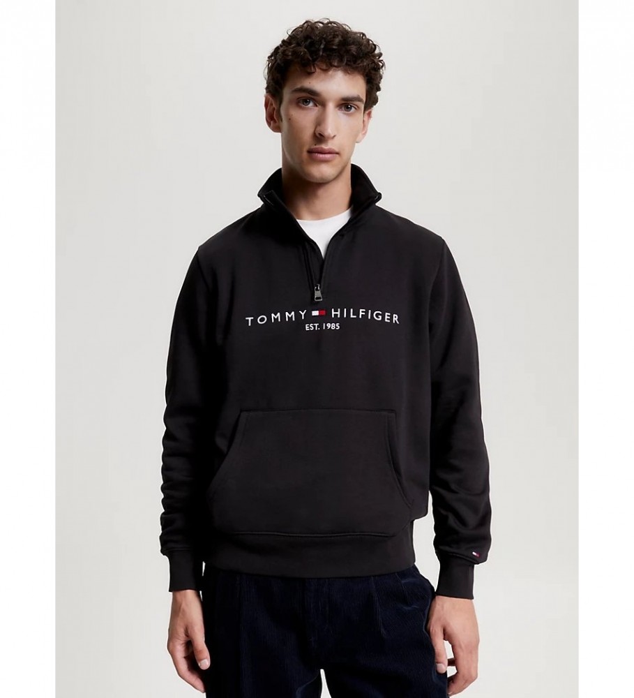 Moletom Tommy Hilfiger com zíper até o peito e logo, preto