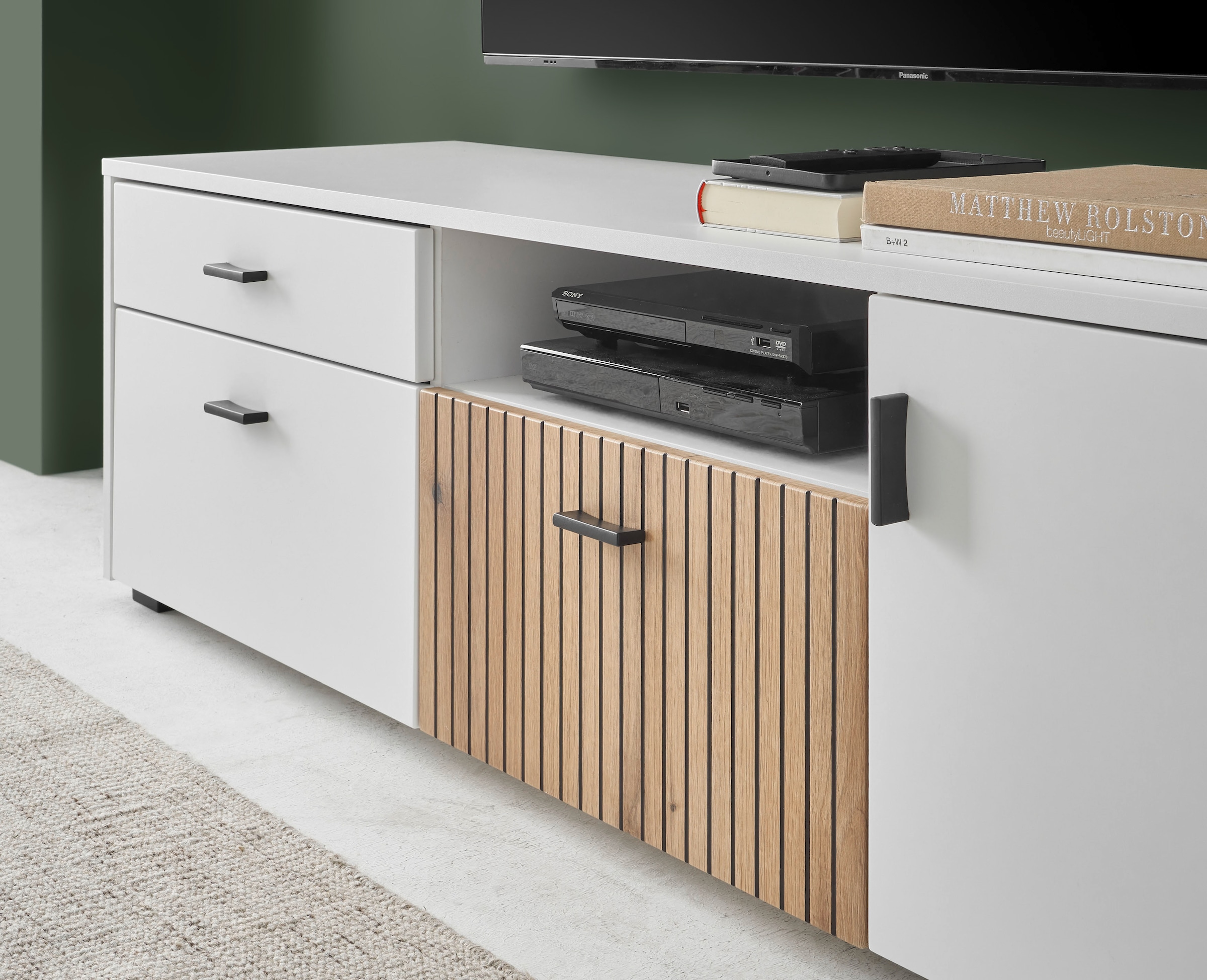 INOSIGN Lowboard »Hudson« in moderner Trendfarbe, Griffe aus Metall (Schwarz), Breite 150 cm