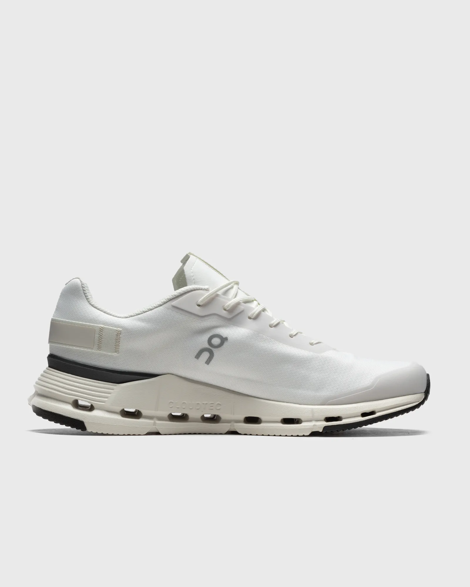 ON Cloudnova Form 1 M