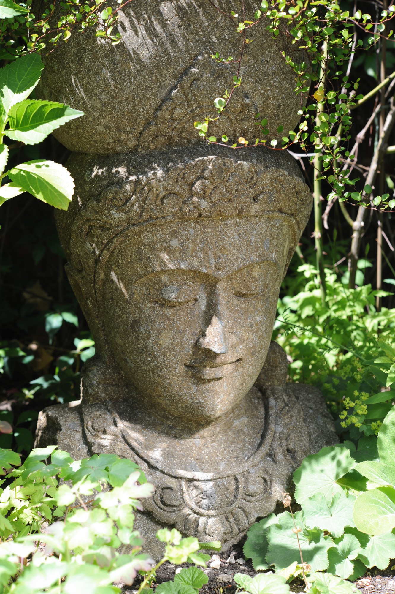 Göttin 'Ganga', natur, T 49 cm, B 45 cm, H 80 cm von fischer's lagerhaus