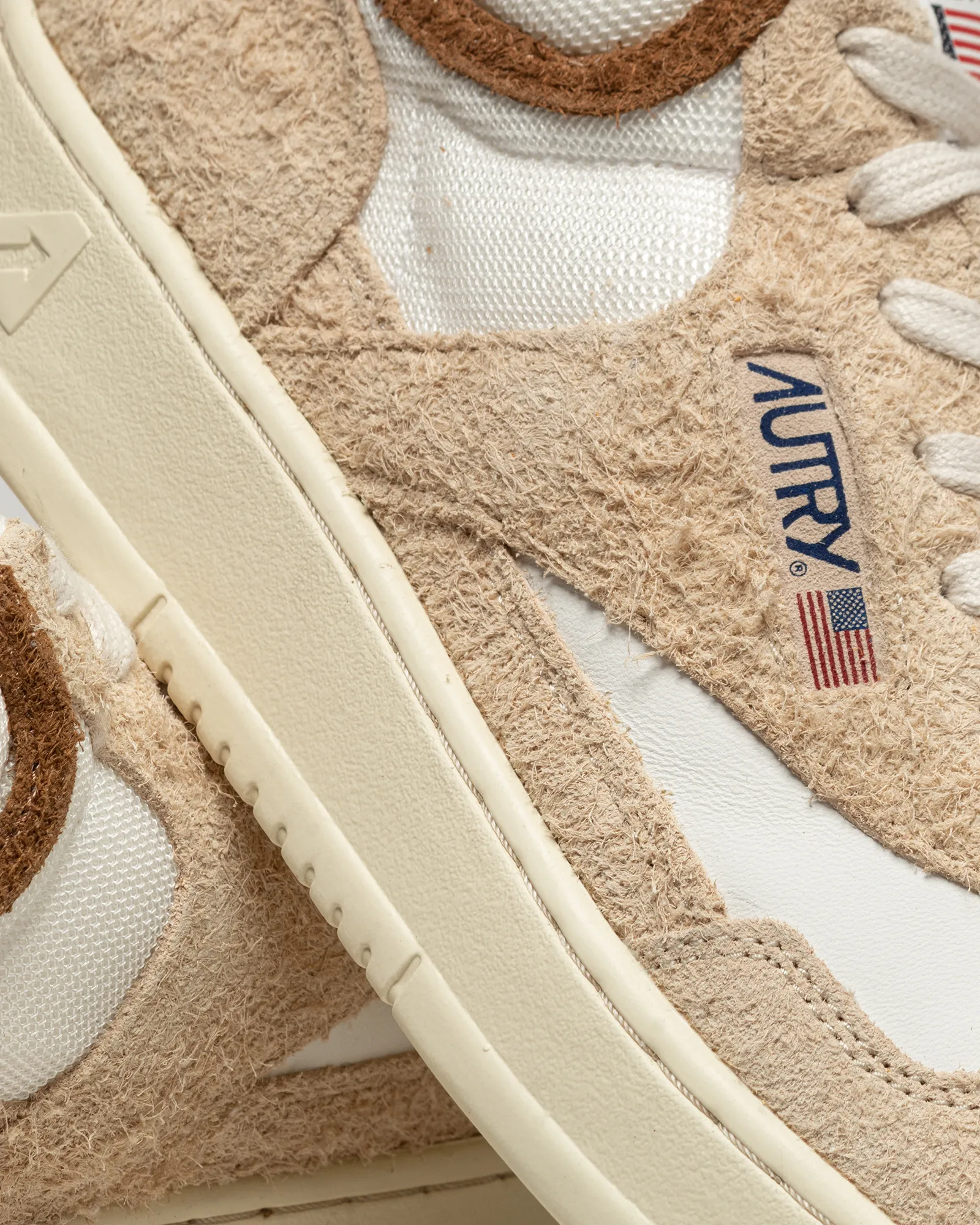 Autry Action Shoes OPEN MID