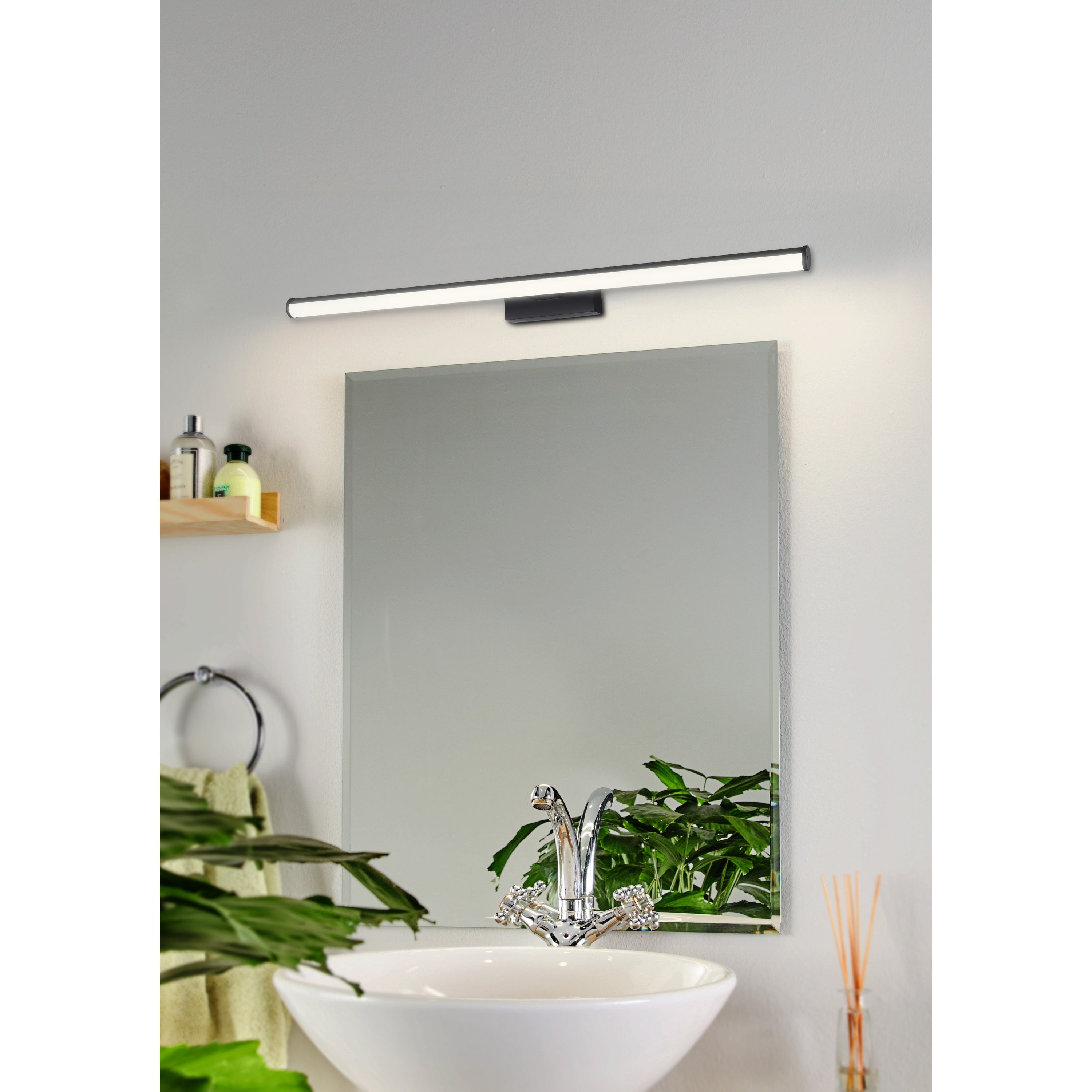 EGLO Vadumi Spiegellamp - LED - 78 cm - Zwart