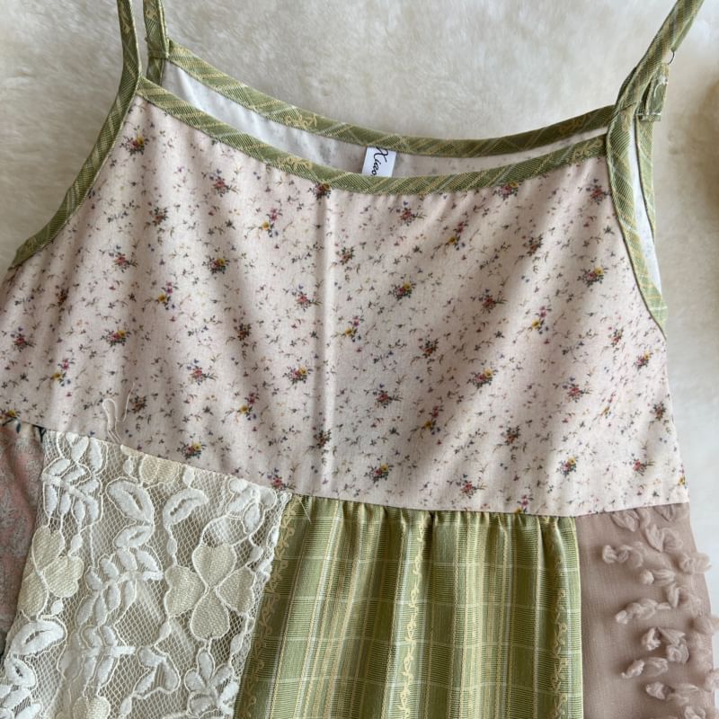 Moanum - Mini A-lijn jurk met spaghettibandjes en patchwork