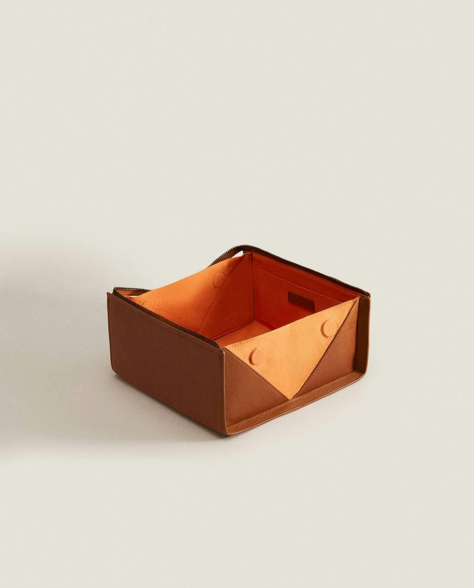 NECESSAIRE DE COURO RÍGIDO