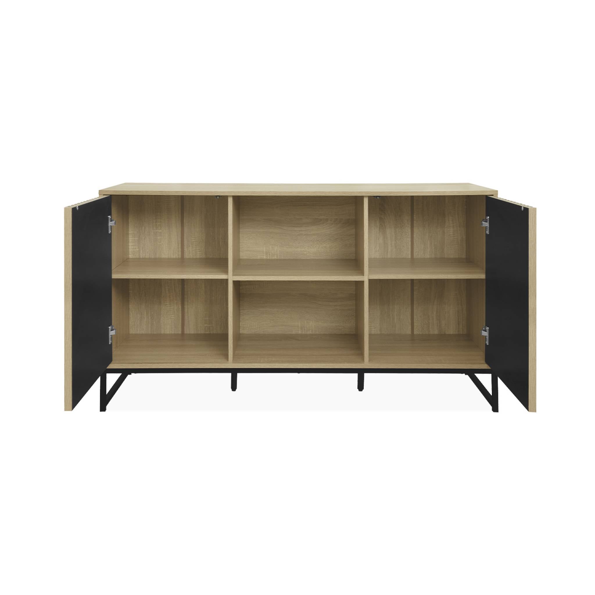 sweeek - Eigentijds dressoir  met gegroefd houteffect, 2-deurs, L 140