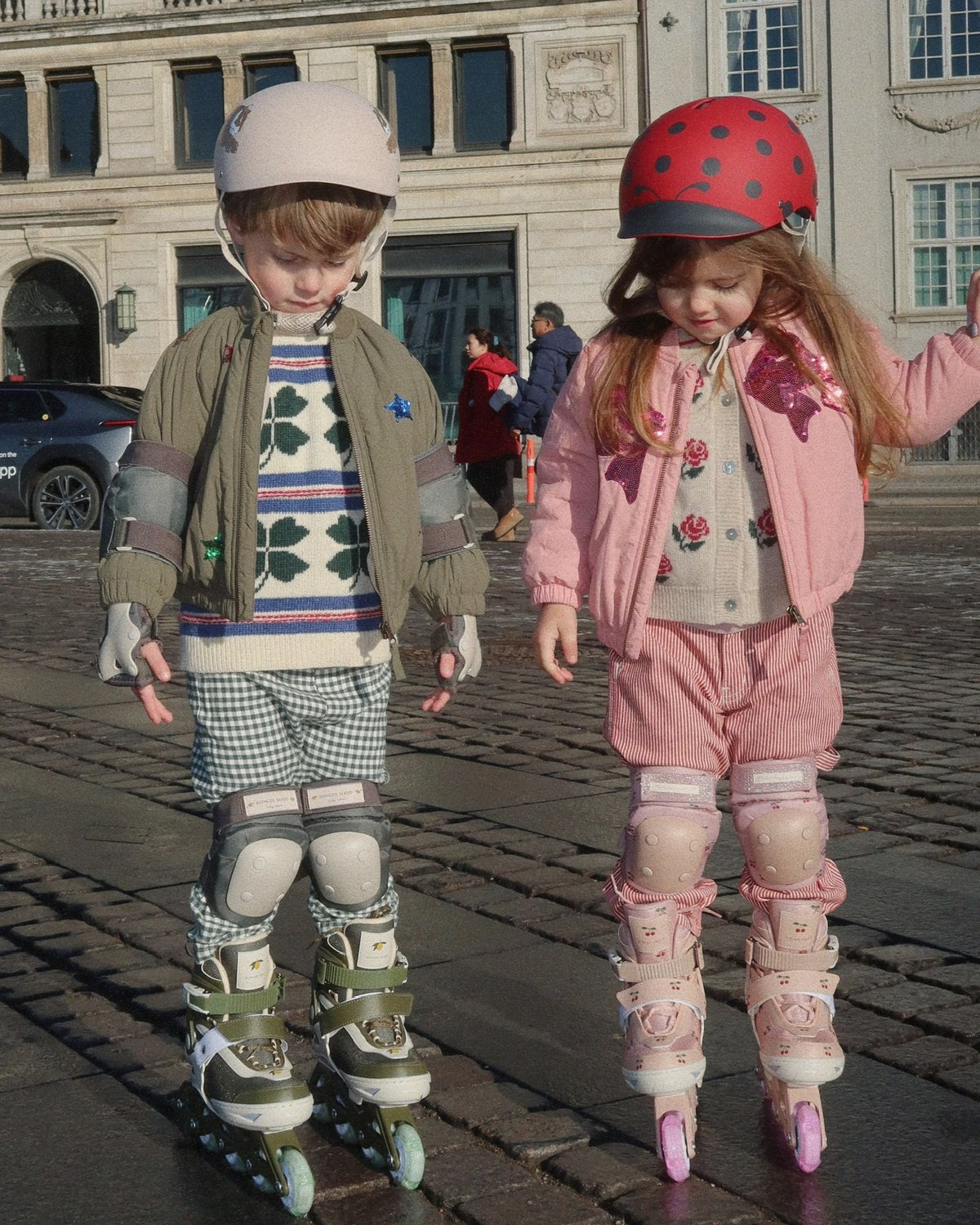 Rulleskøyter Barn m/ Lys i hjulene – 6 Justerbare Størrelser | Light Up Roller Skates