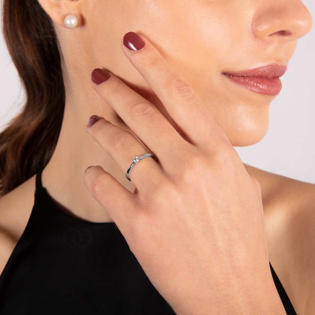 Verlobungsring 750/18 K Weissgold mit Diamant 0.10 ct H/si