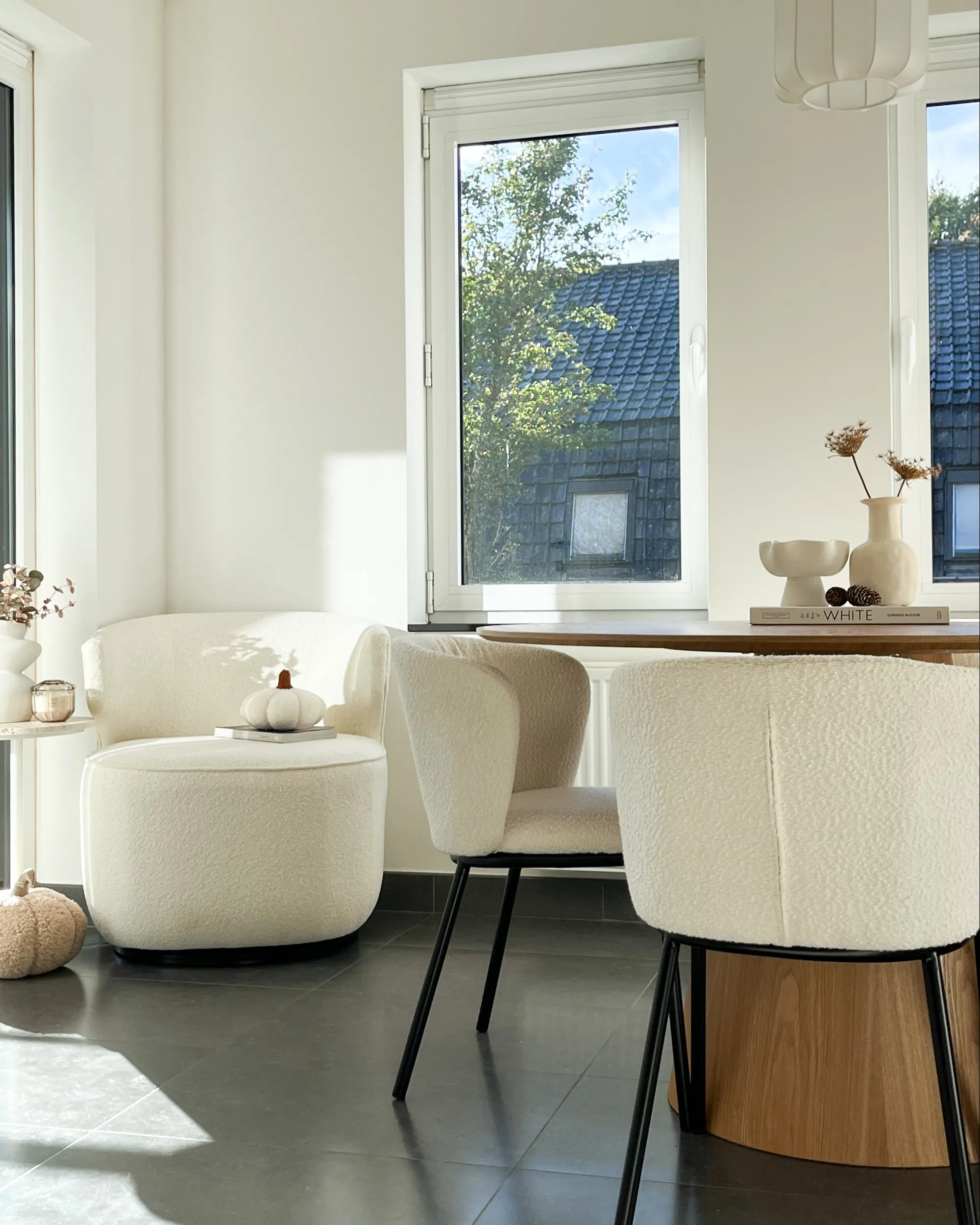 Draaifauteuil MOLLEBY Bouclé Gebroken wit