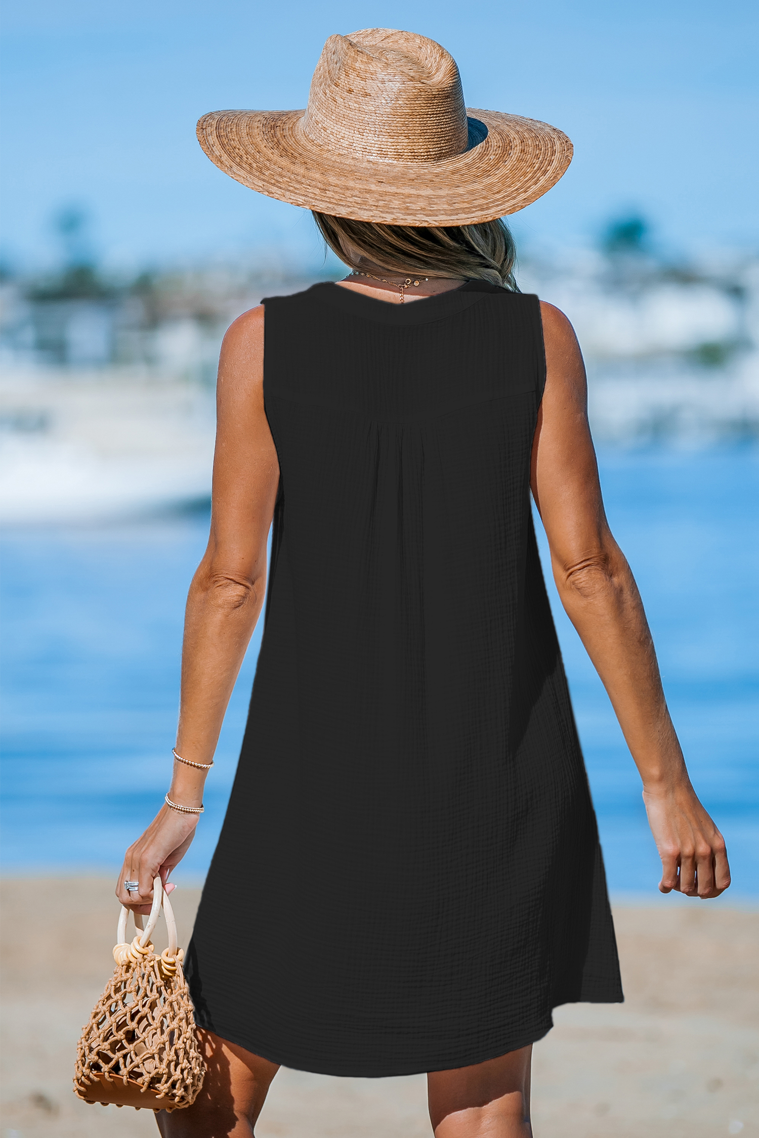 Robe mini en pur coton sans manches froissée noire