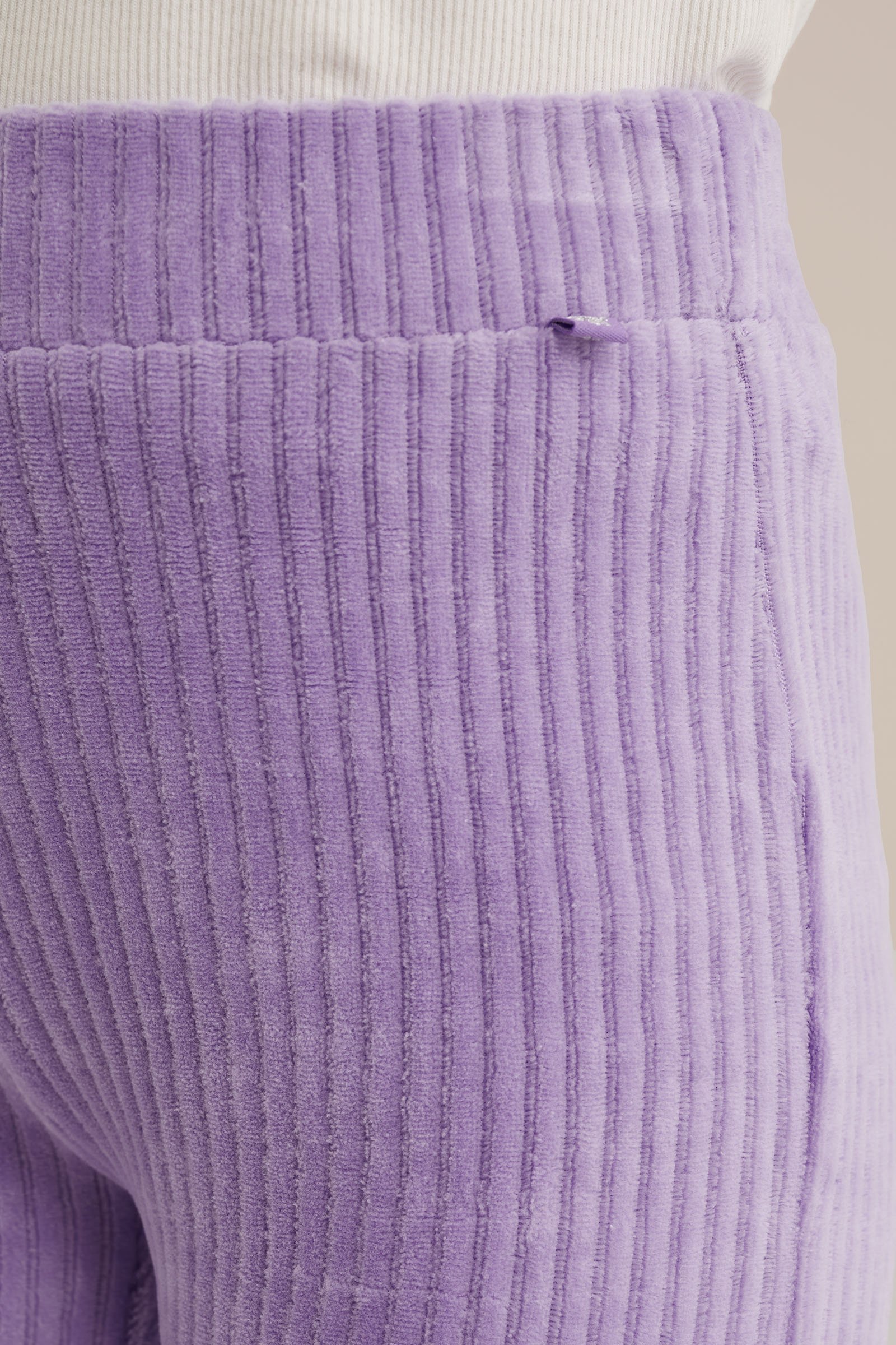 Meisjes velvet flared legging van ribstof WE Fashion Lila