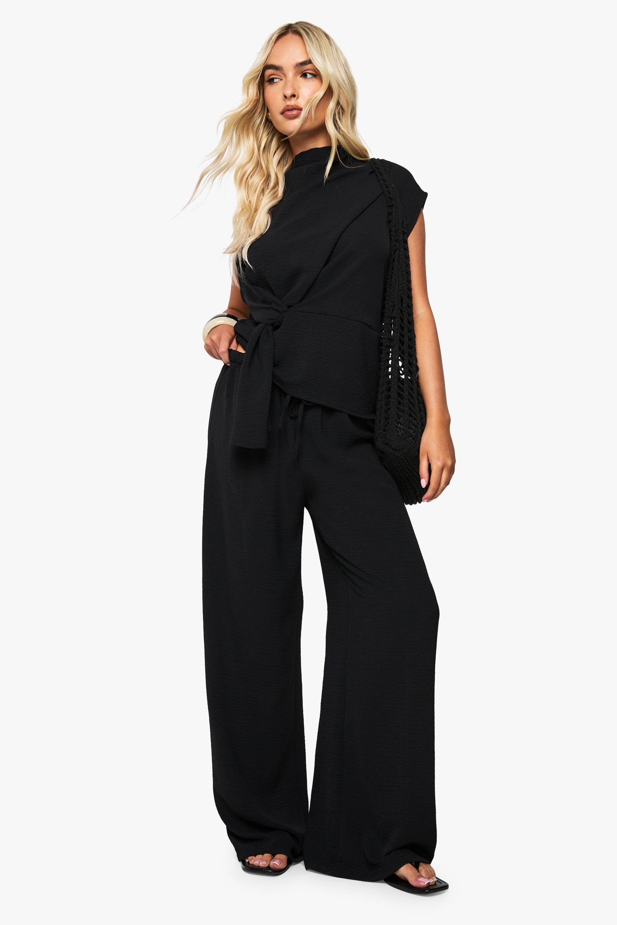 boohoo Ensemble blouse drapée tissée et pantalon coordonné