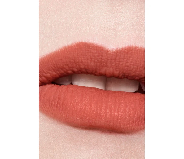 CHANEL ROUGE ALLURE LIQUID VELVET Le rouge liquide mat intense ultra tenue