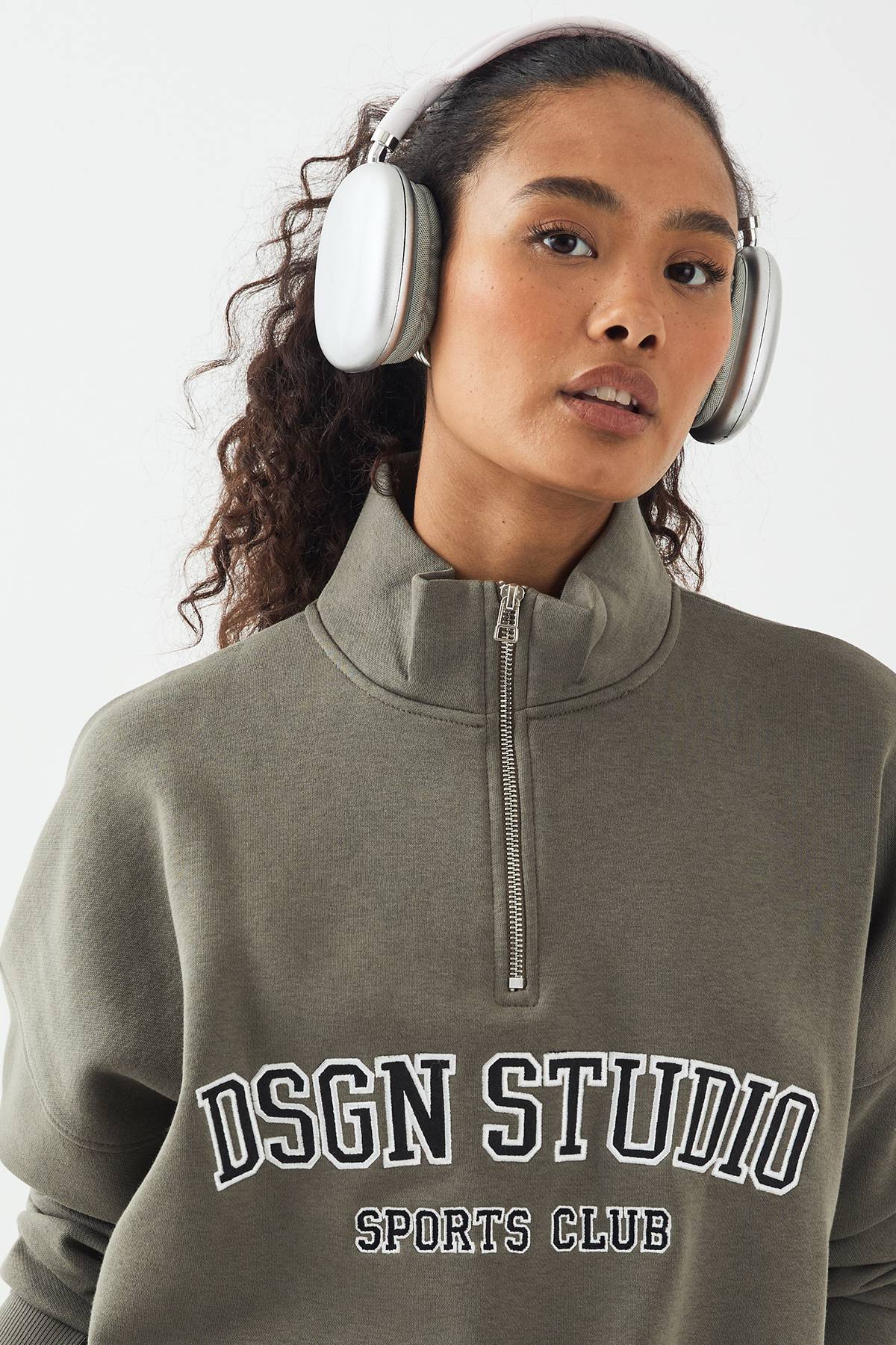 Sweat-shirt DSGN Studio Appliqué Oversize à Demi-Fermeture Éclair