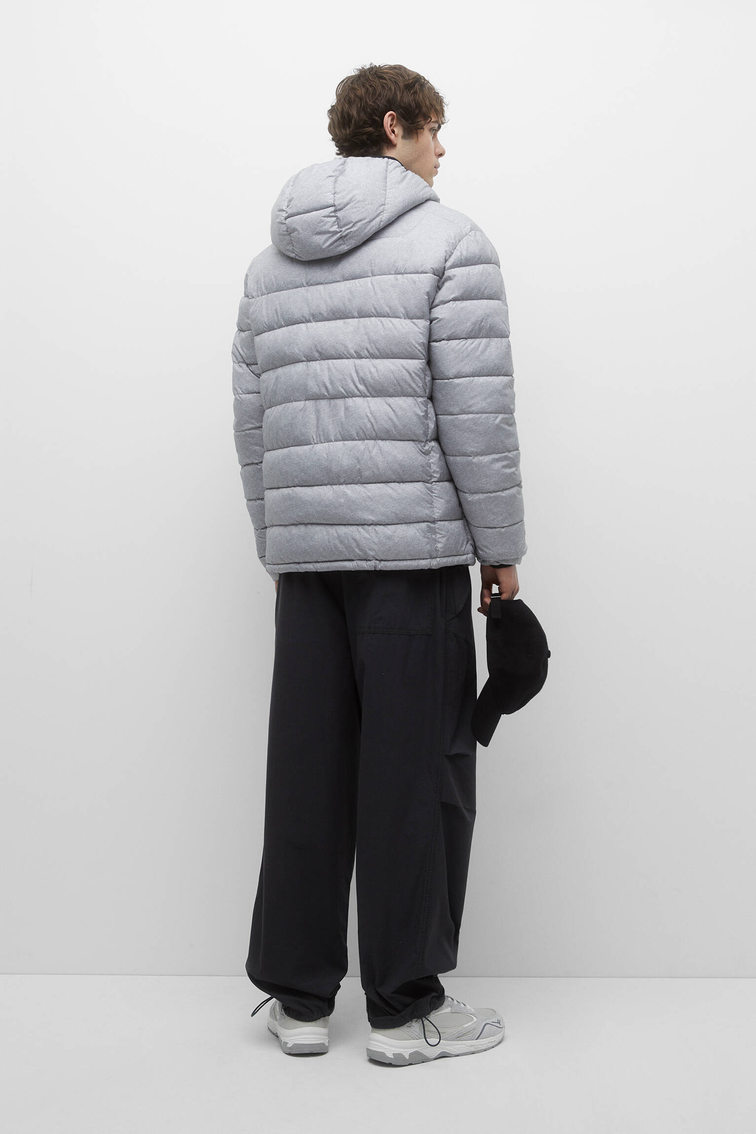 Cama básica leve e acolchoada de vime - Cores: Cinza
