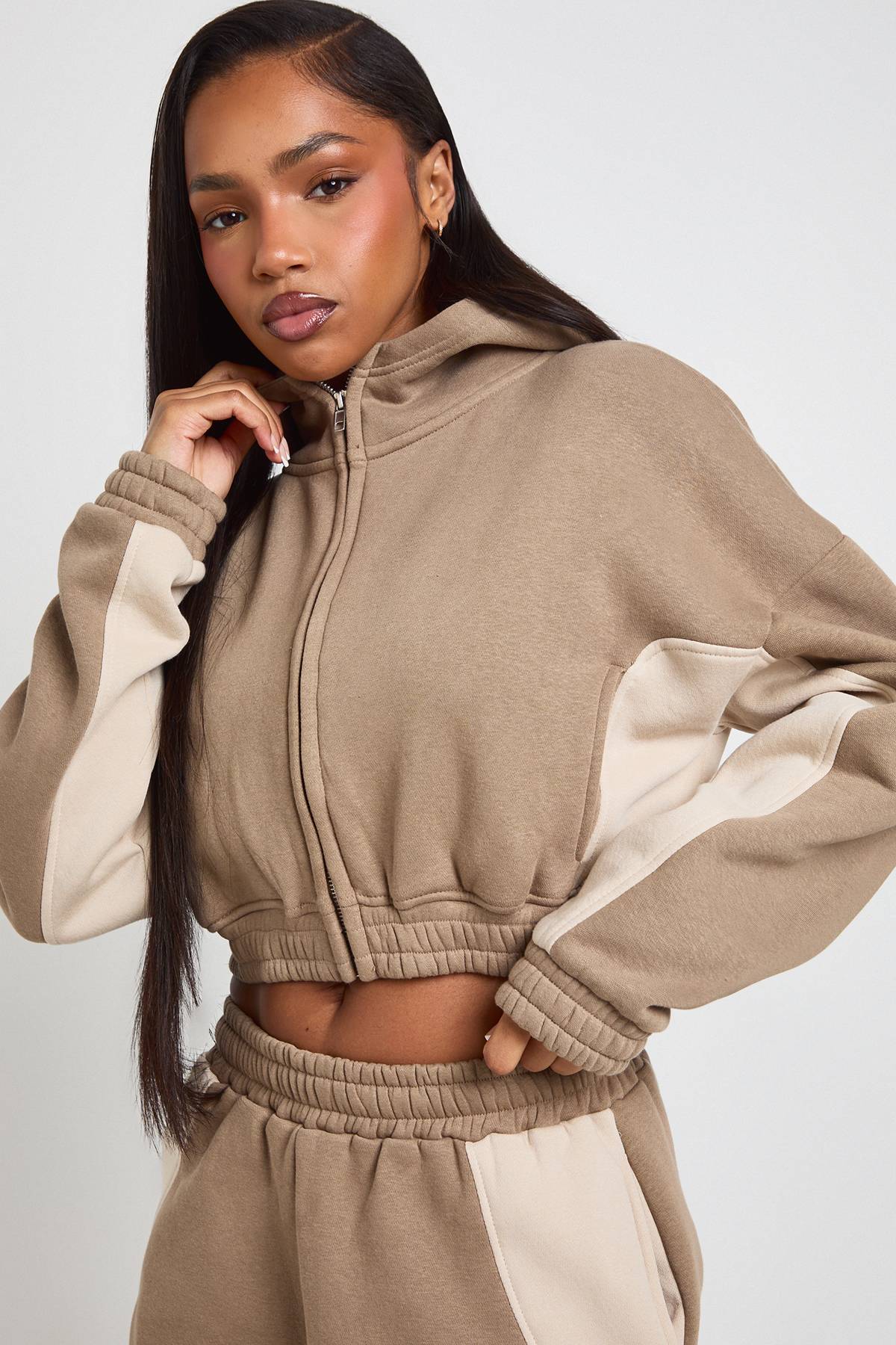 boohoo Ensemble De Survêtement Court À Casynthétiqueche Zippé Avec Panneaux Contrastés