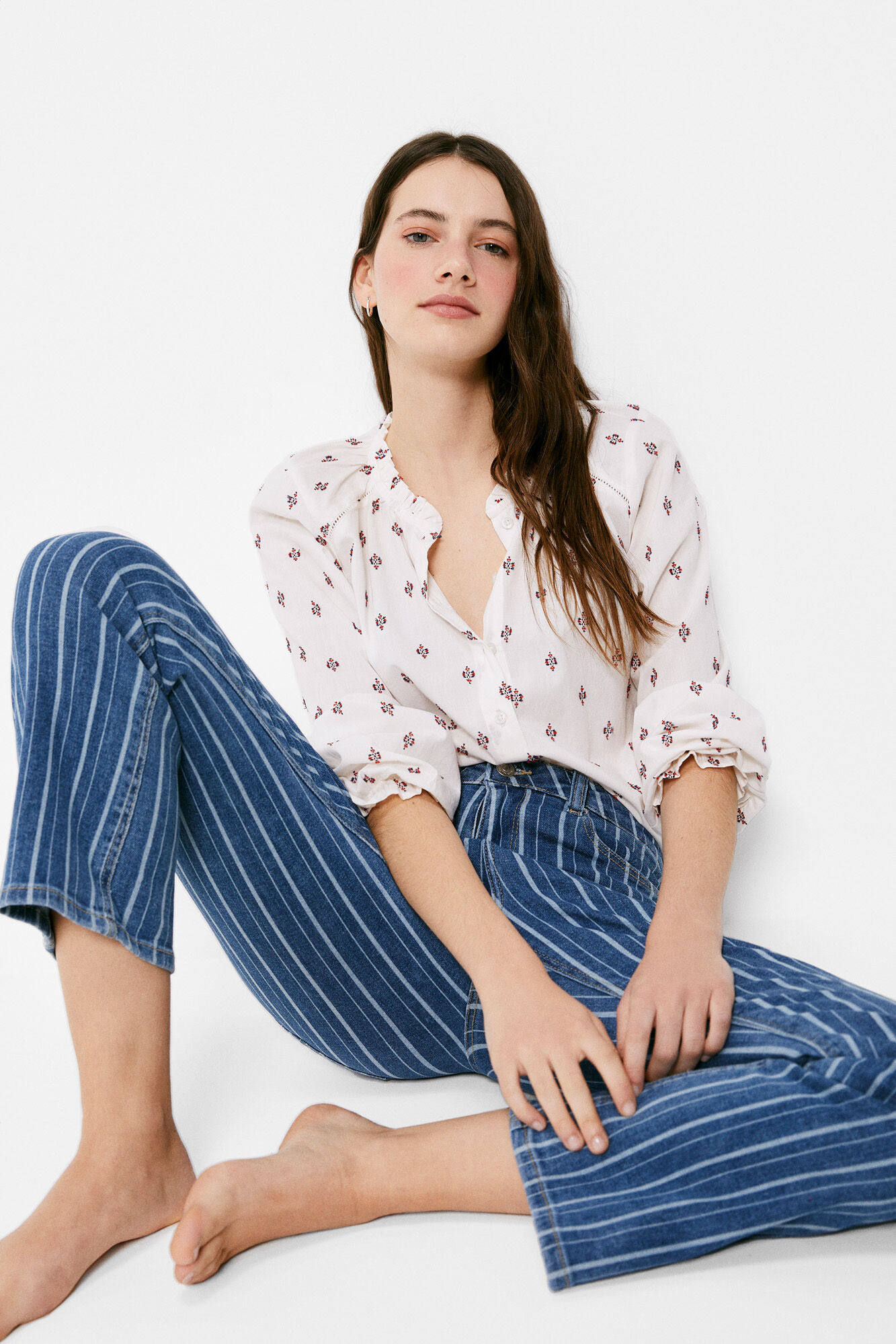 Calça jeans flare listrada com lavagem sustentável - azul médio