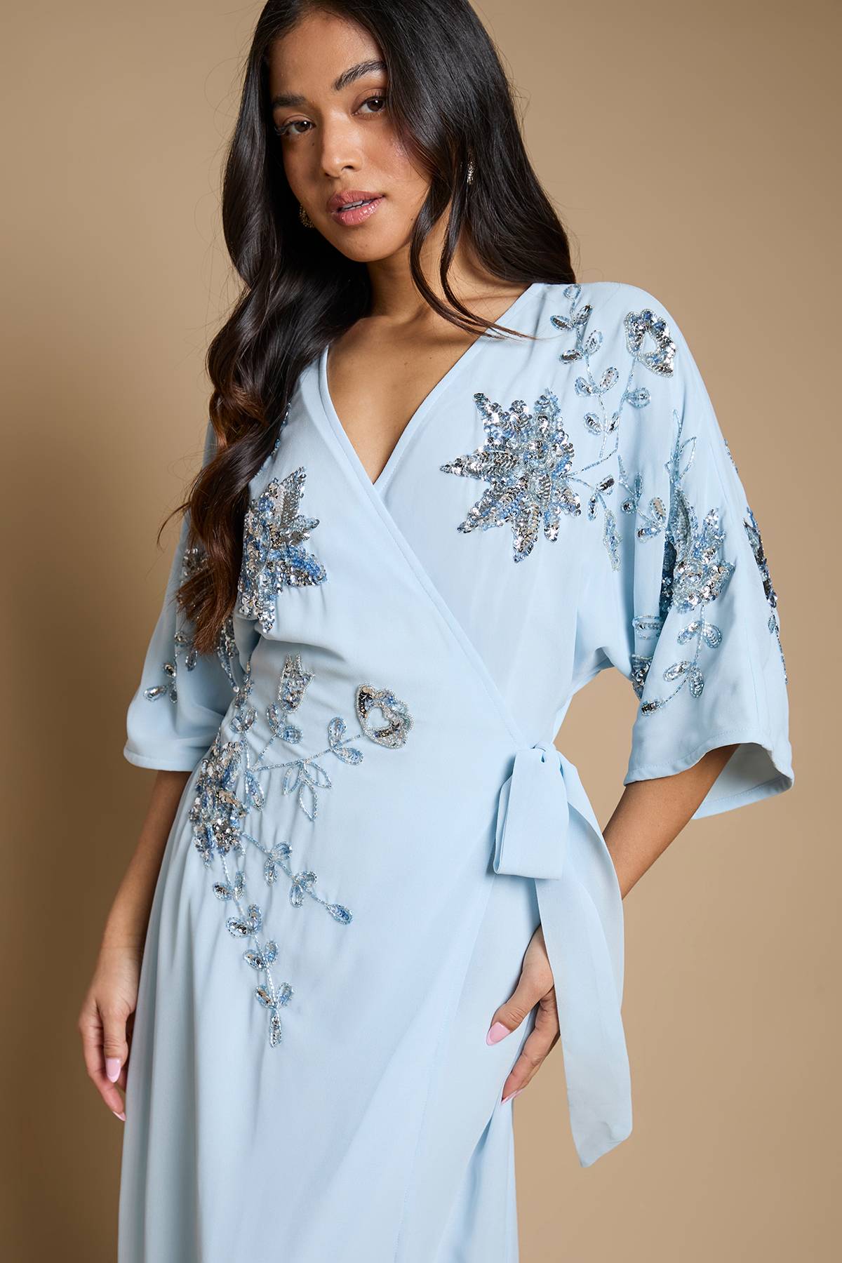 Oasis Robe Maxi Longue Ornée À Manches Kimono Traînantes Petite