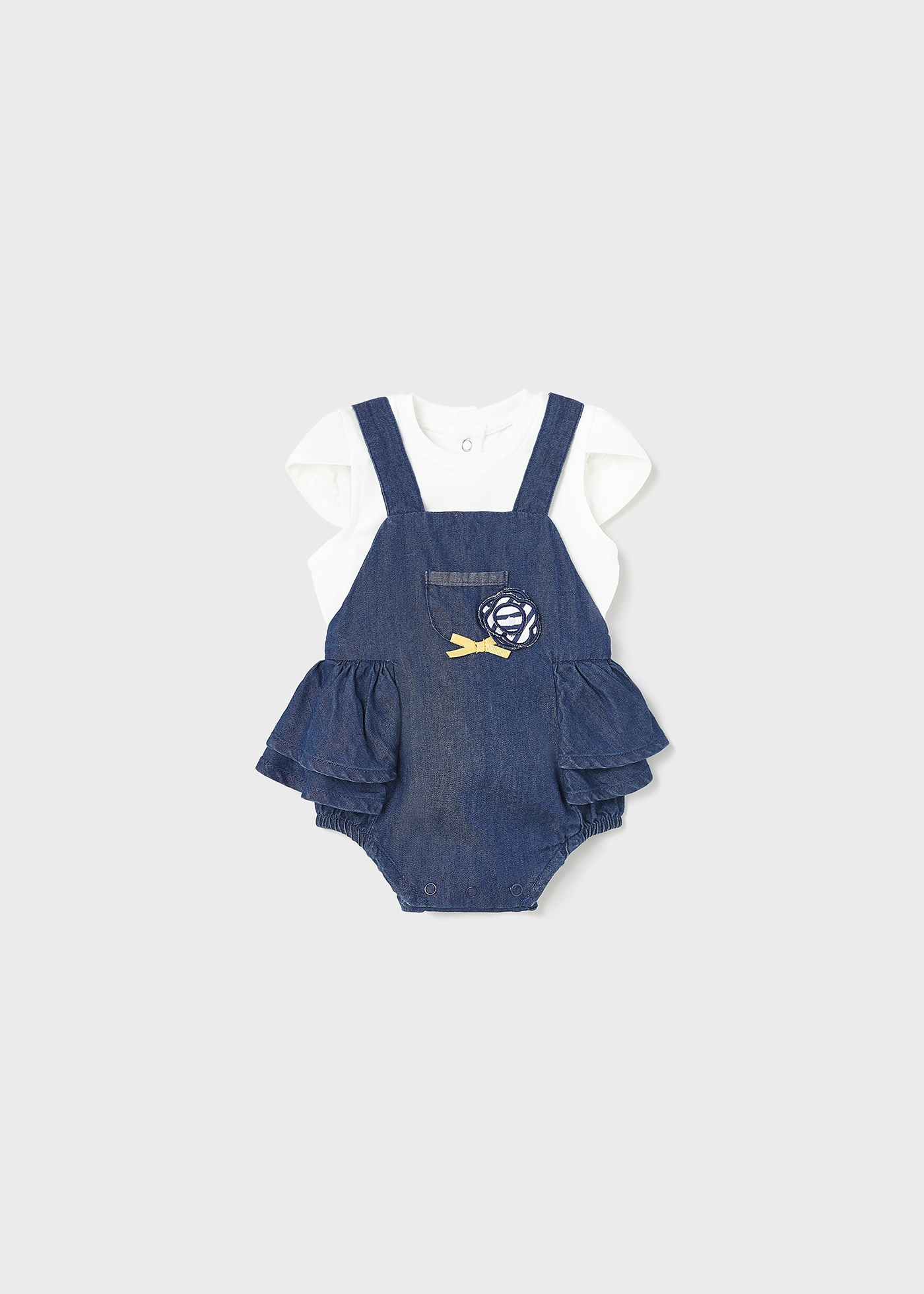 Conjunto de 2 peças confeccionado em algodão sustentável e TENCEL para recém-nascidos.