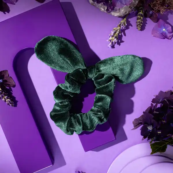 In the bloom'light velvet scrunchie 01 Love At First Bloom