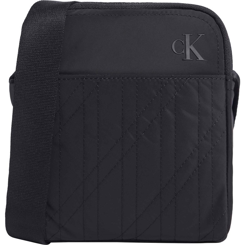 Calvin Klein<br>Crossover quilted reporter