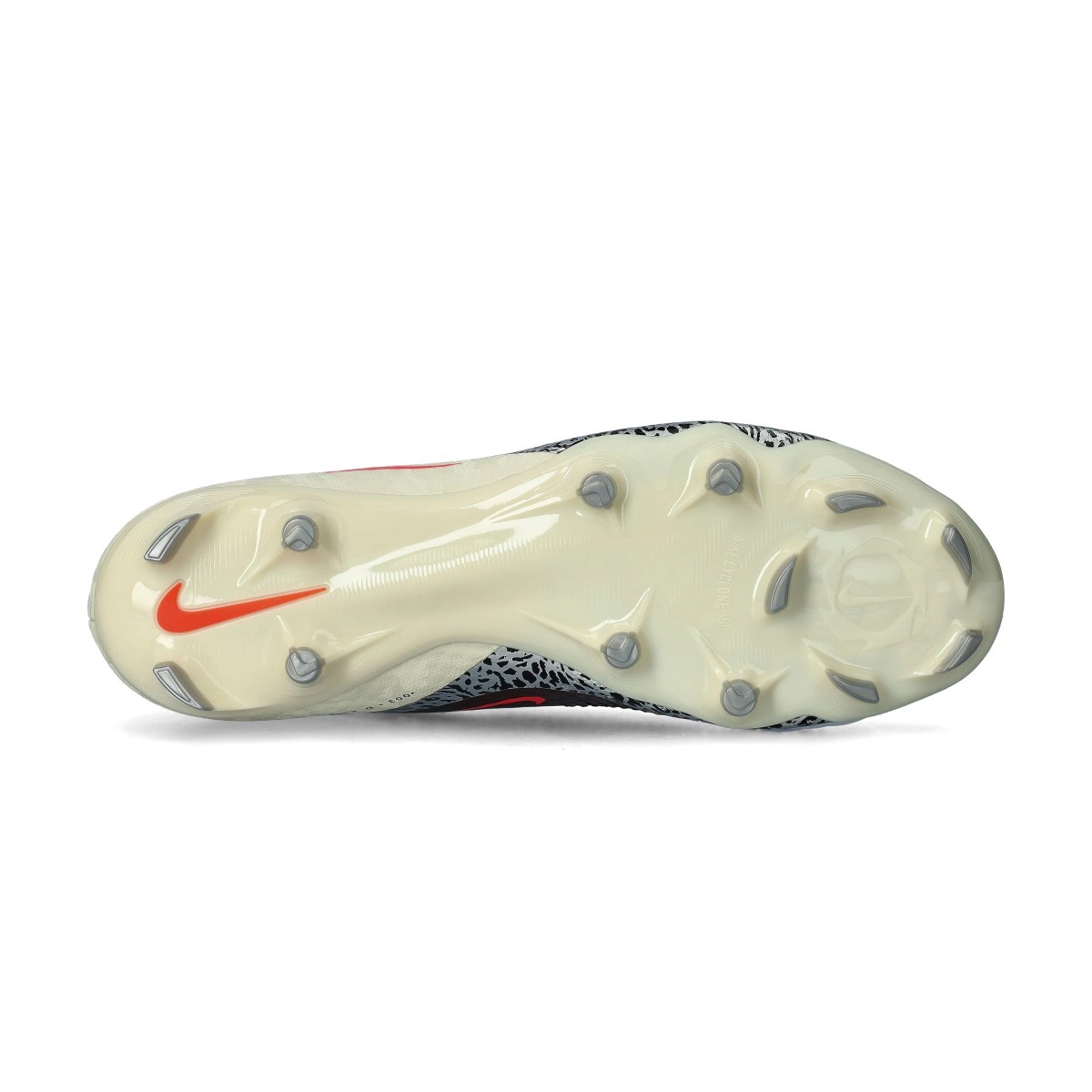Chuteira Nike Phantom 6 Low Academy FG/MG
