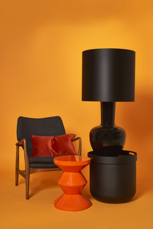 POLSPOTTEN Zig Zag bijzettafel gelakt black