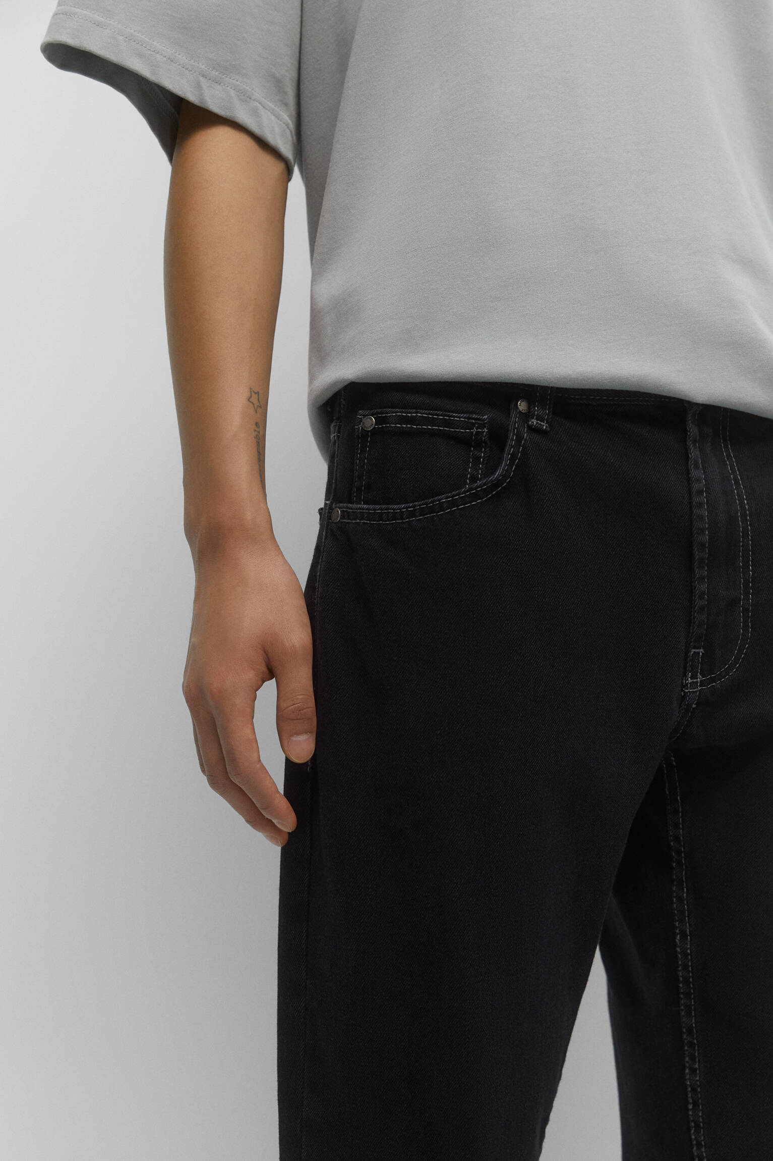 CALÇA JEANS DE ALGODÃO DE PERNA LARGA - PRETA