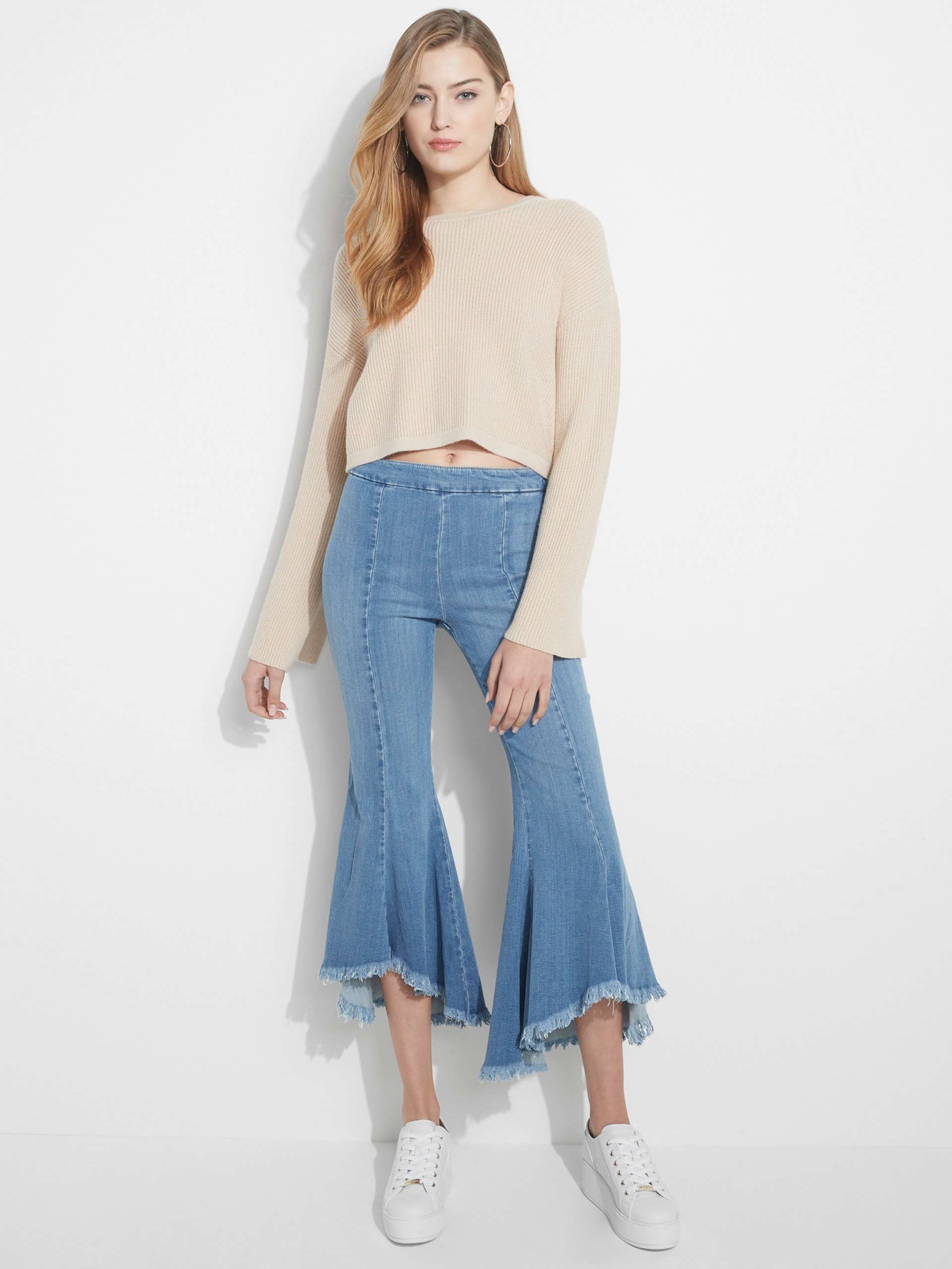 Calça jeans boca de sino de cintura alta Sofia 1981