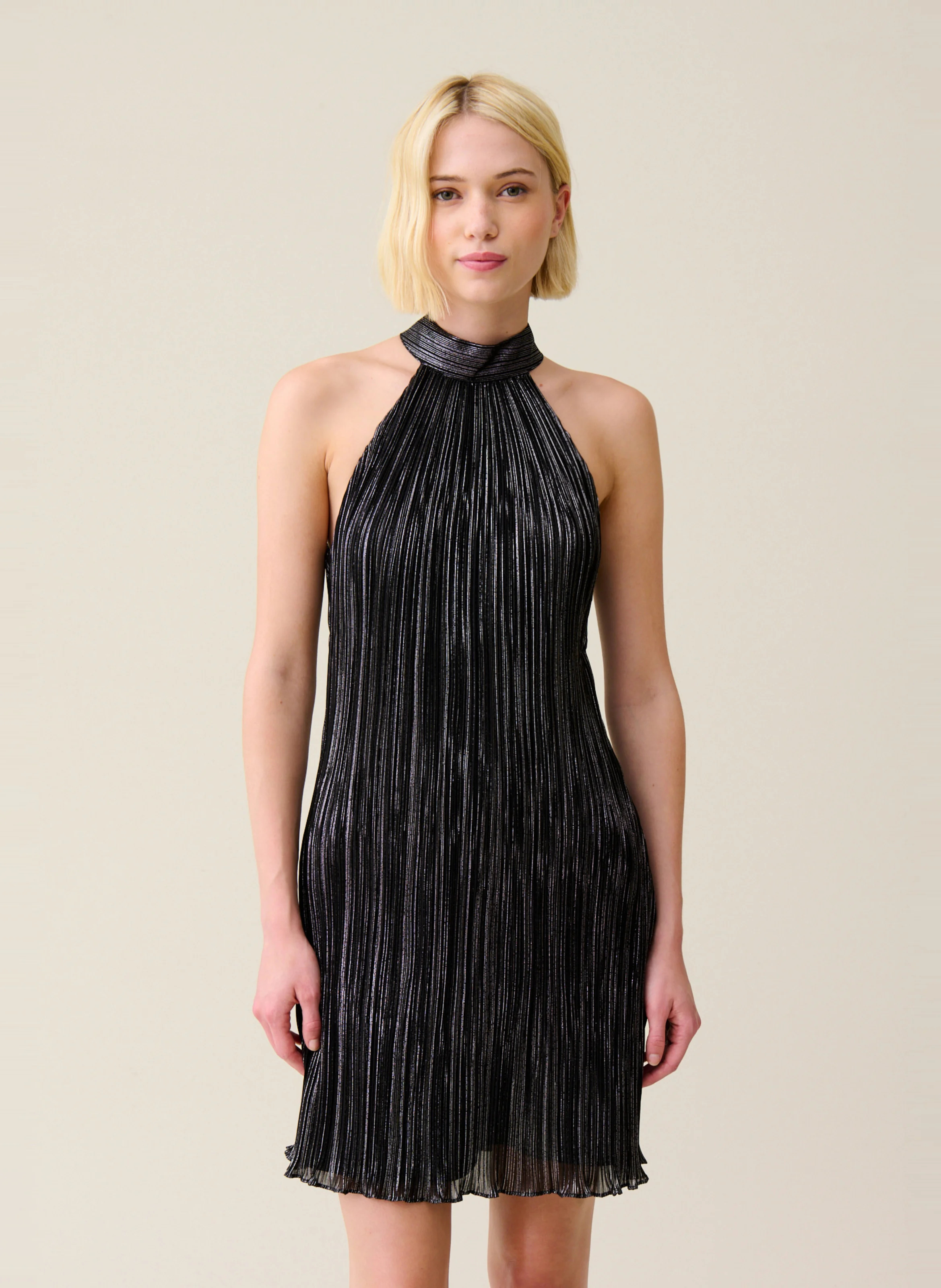 Robe courte plissée | Noir
