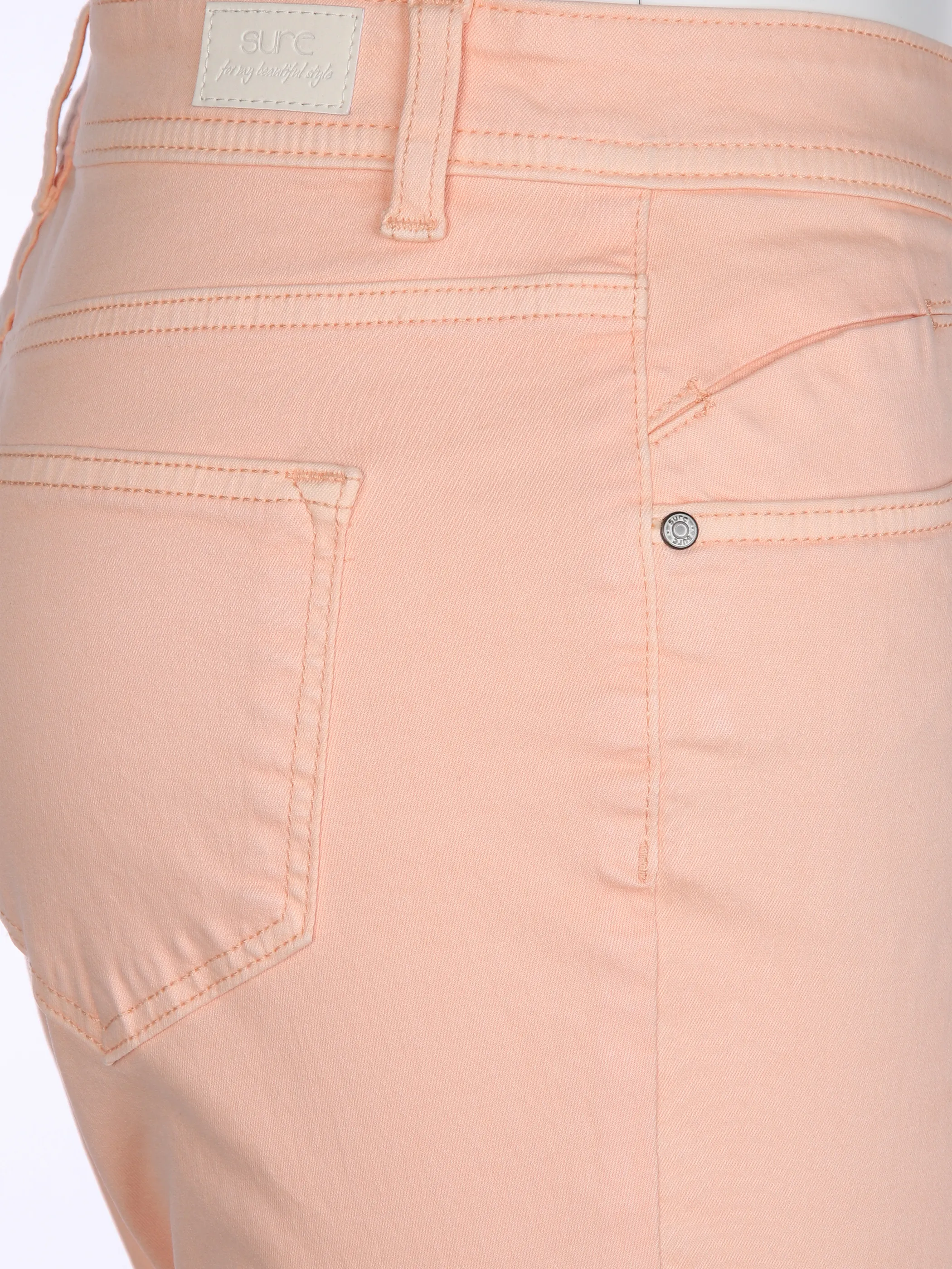 Damen Bermuda in Slim Fit