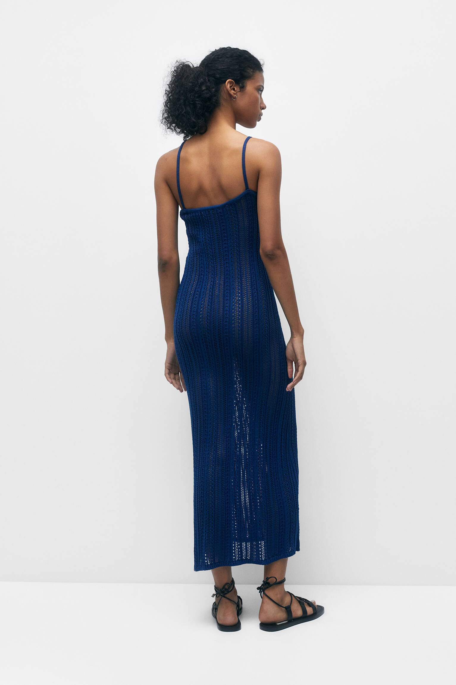 VESTIDO LONGO DE CROCHÊ ASSIMÉTRICO - AZUL ESCURO