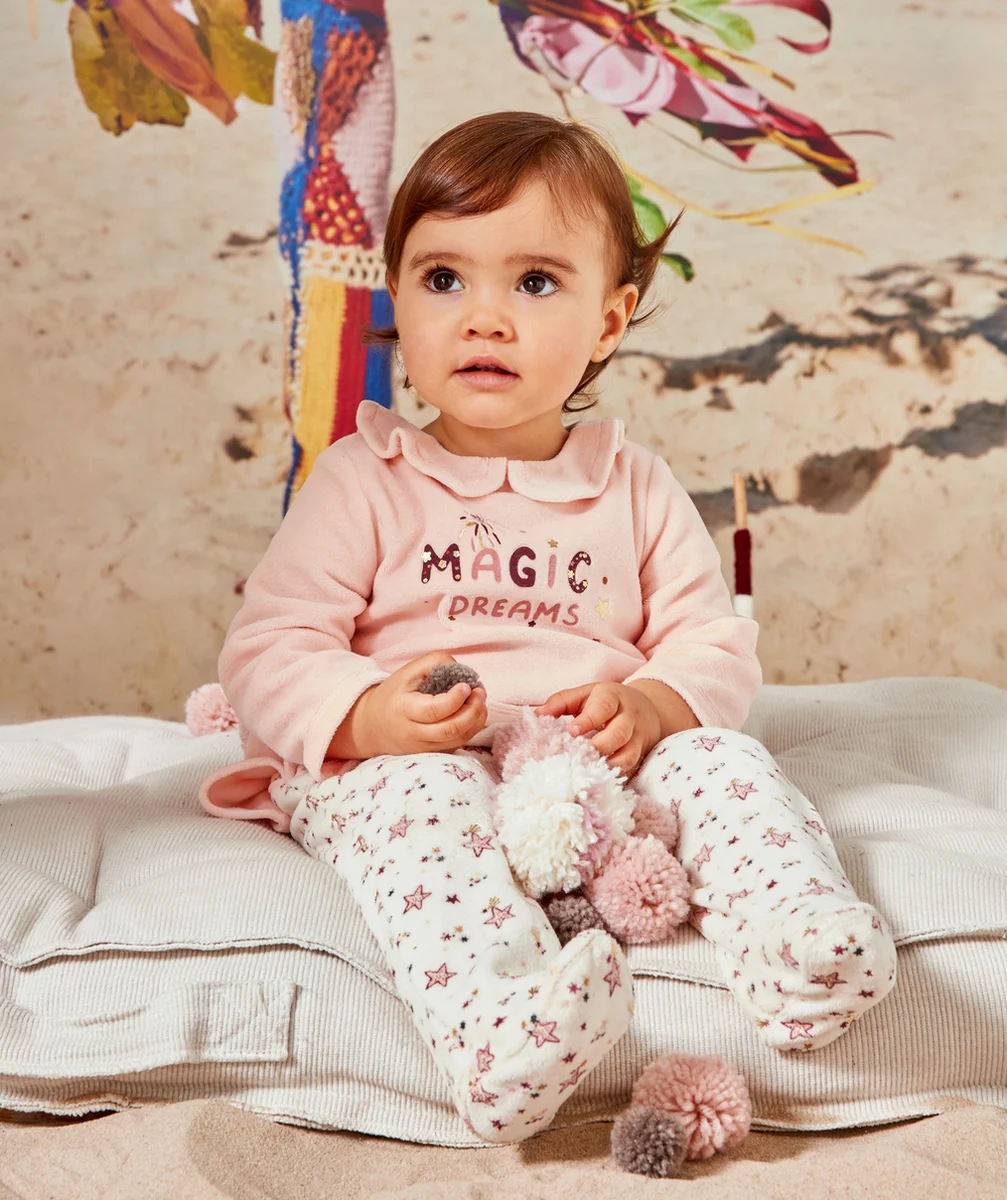 DORS BIEN DE NOËL EN VELOURS ROSE ET EN FIBRES RECYCLÉES IMPRIMÉ