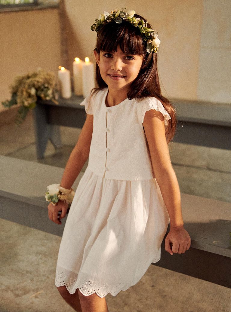 Robe écrue à broderies fantaisie