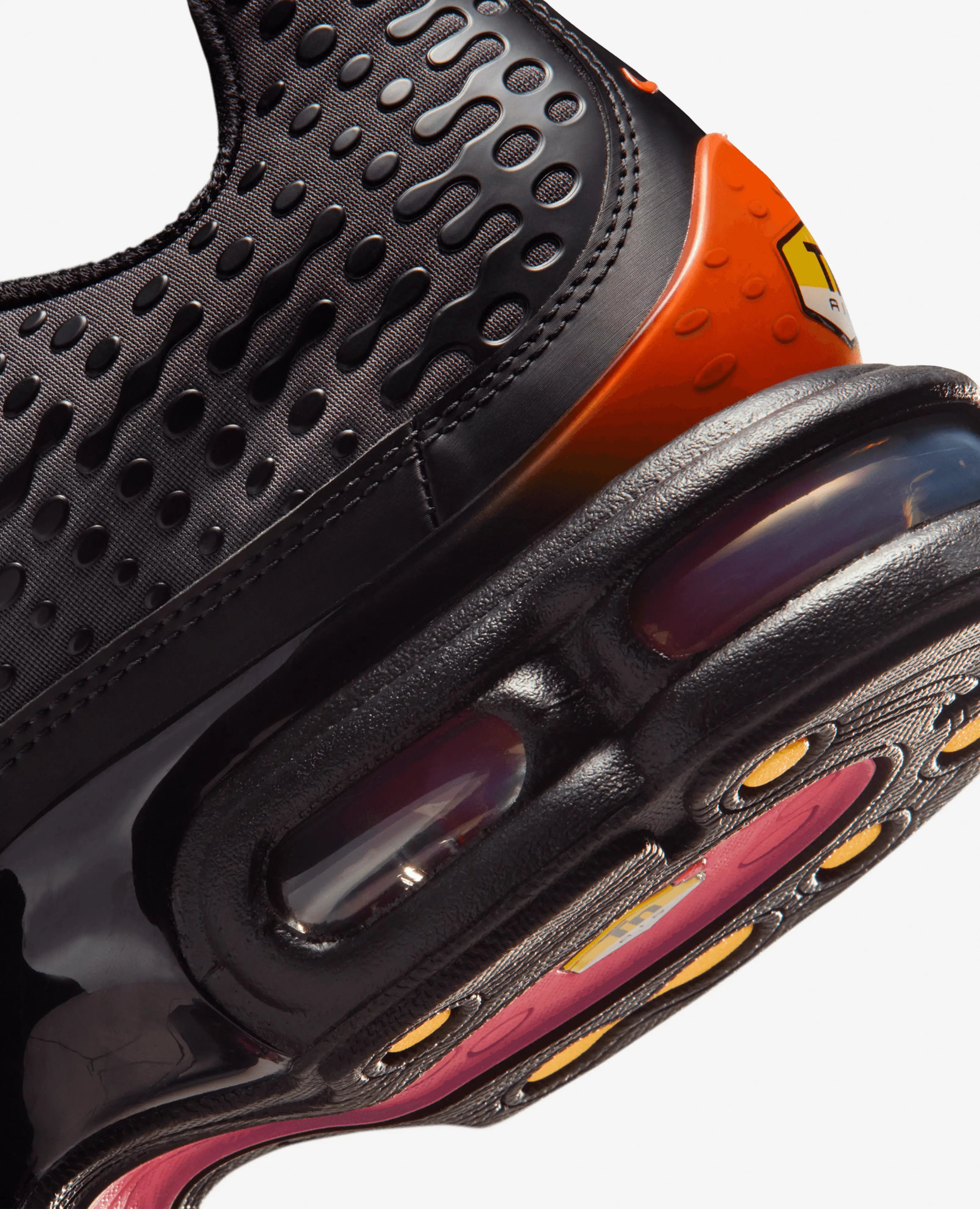 Nike Air Max Plus VII (Black/Dark Copper-Med Ash-Breathe Crimson-Laser Orange)