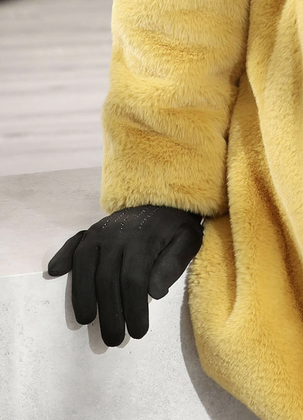 Handschuh mit edel funkelnden Glitzer-Applikationen