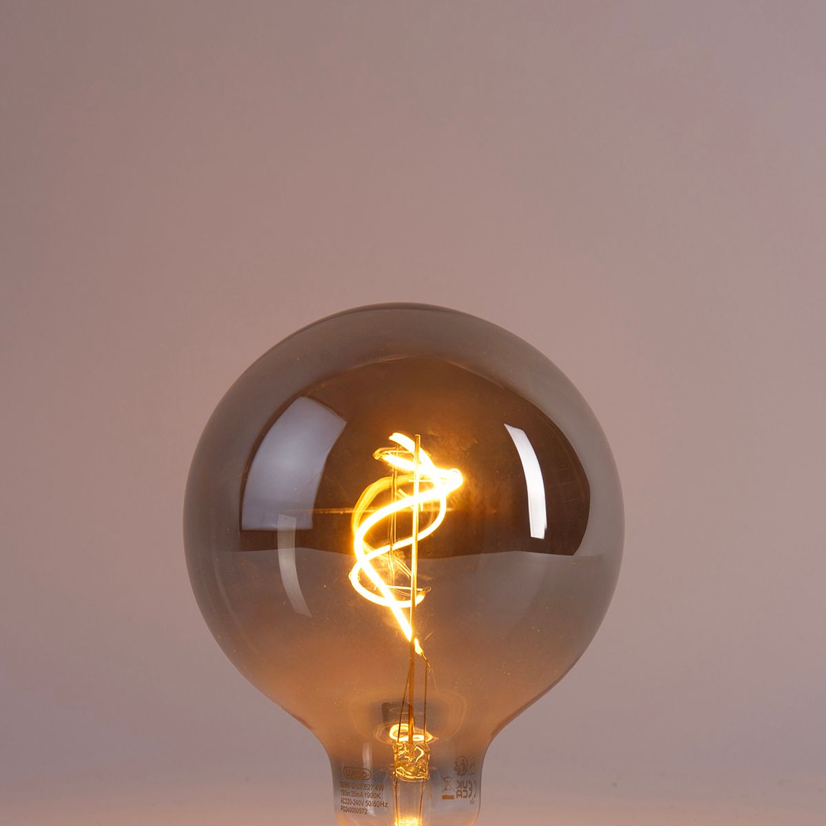 E27 dimbare LED smoke G125 4W 130 lm 1900K