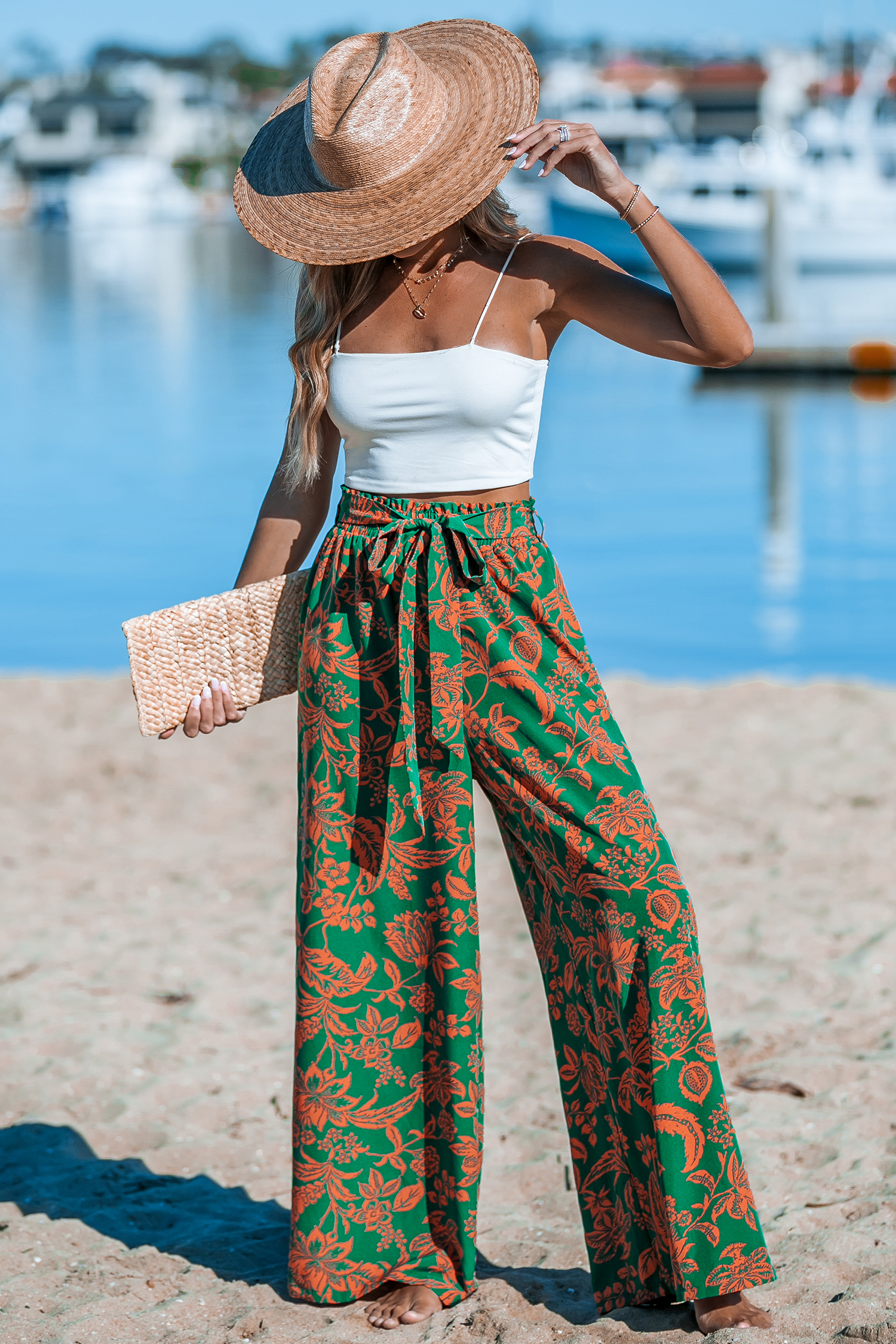 Pantalon avec taille à nouer et jambe large tropical