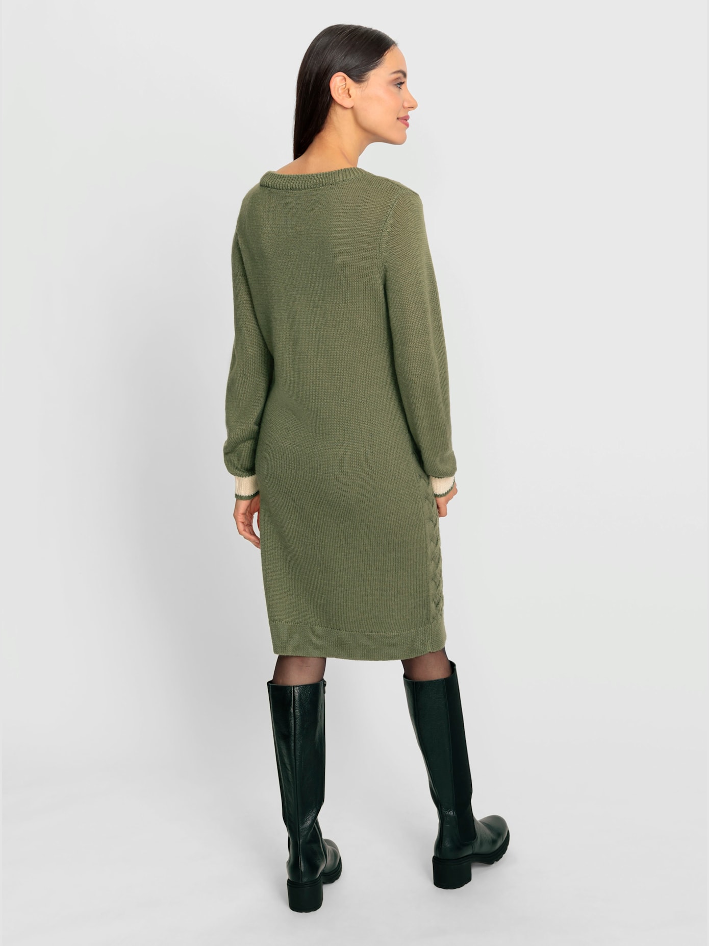 Robe en tricot superbe motif tricoté