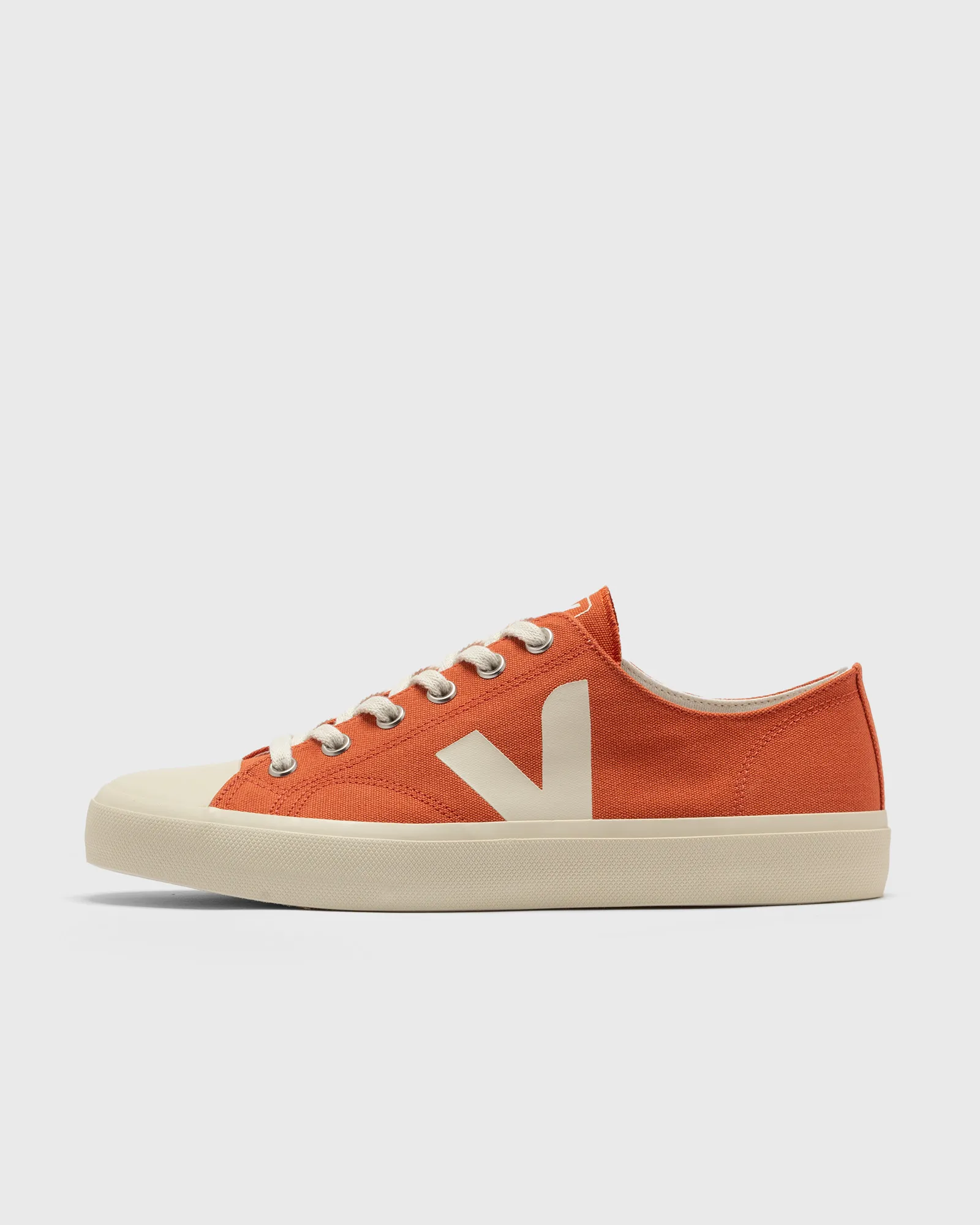 Veja WATA II LOW CANVAS